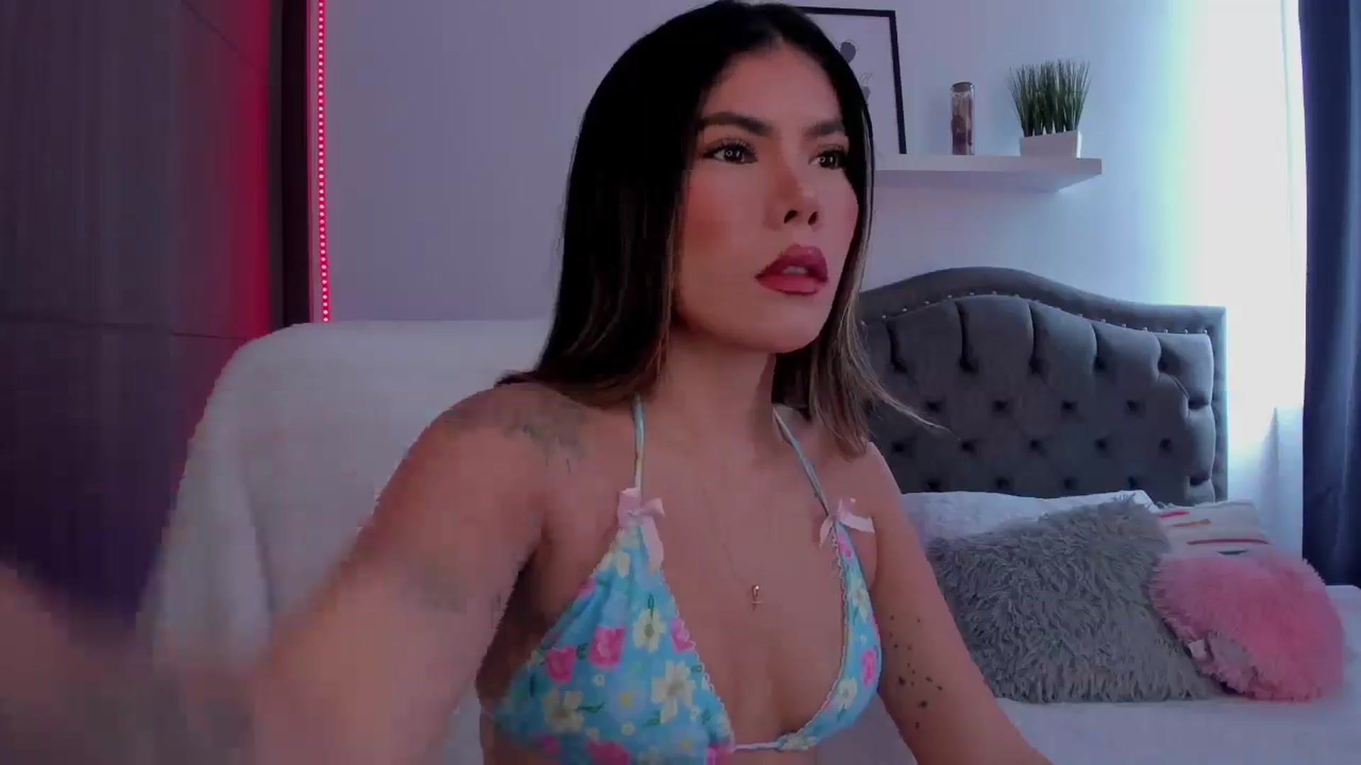 Gallery image thumbnail from Sofi__Lune's myfreecams stream on, 07/22/2025, 17:23 image 12 of 20