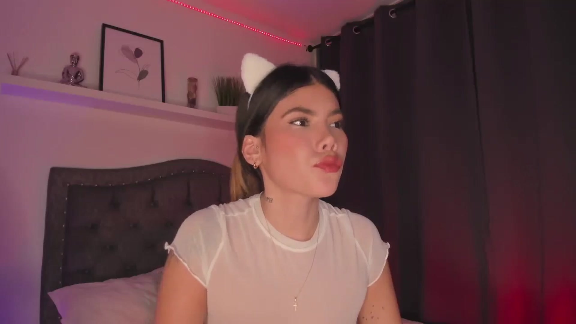 Gallery image thumbnail from Sofi__Lune's myfreecams stream on, 07/24/2025, 23:39 image 18 of 20