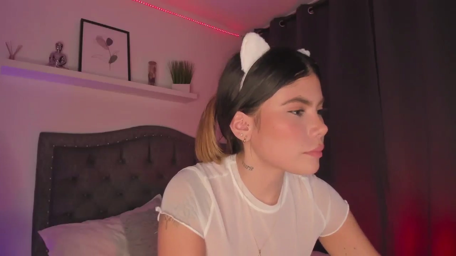 Gallery image thumbnail from Sofi__Lune's myfreecams stream on, 07/24/2025, 23:39 image 17 of 20