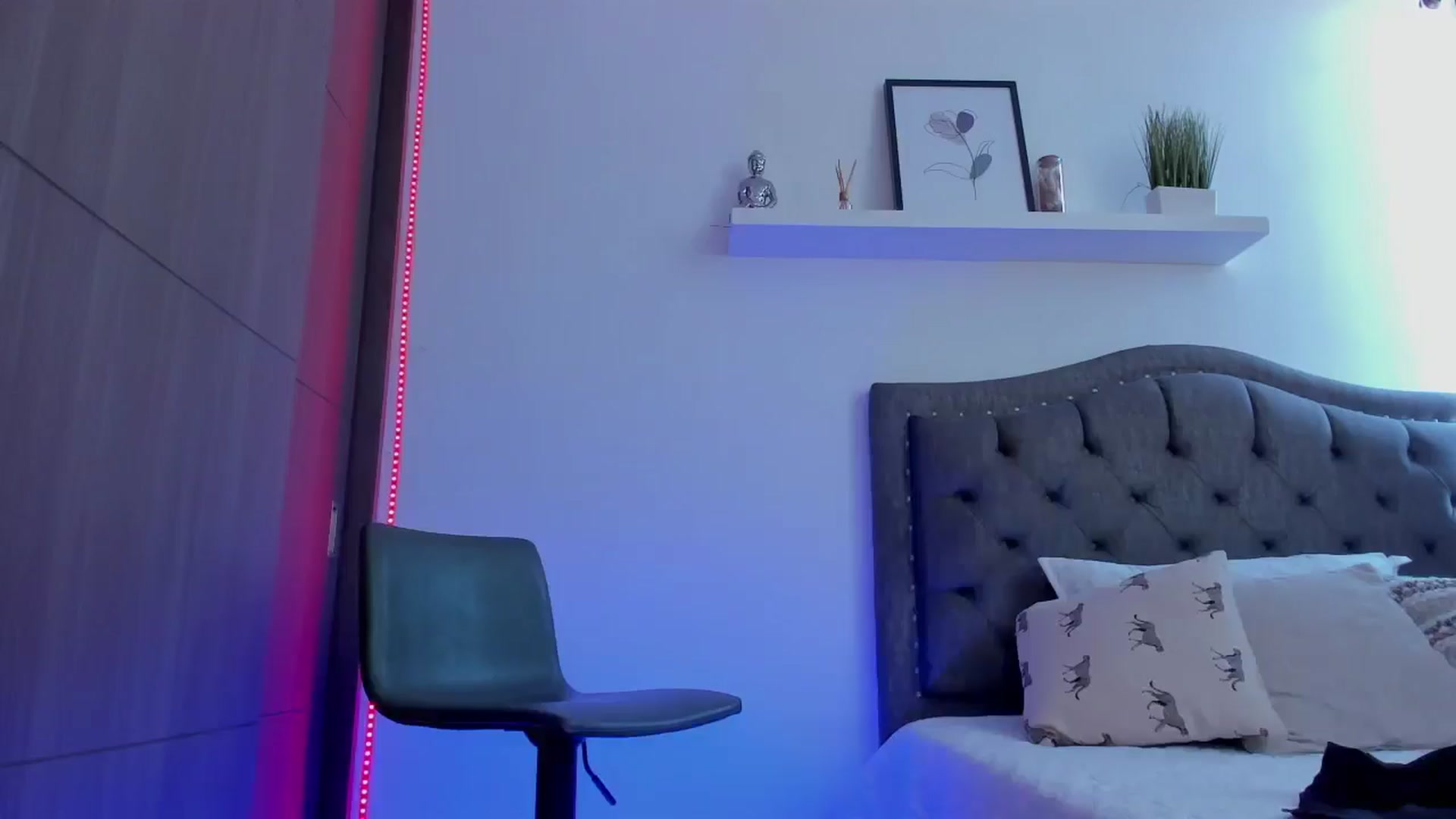 Gallery image thumbnail from Sofi__Lune's myfreecams stream on, 09/19/2025, 18:36 image 16 of 20