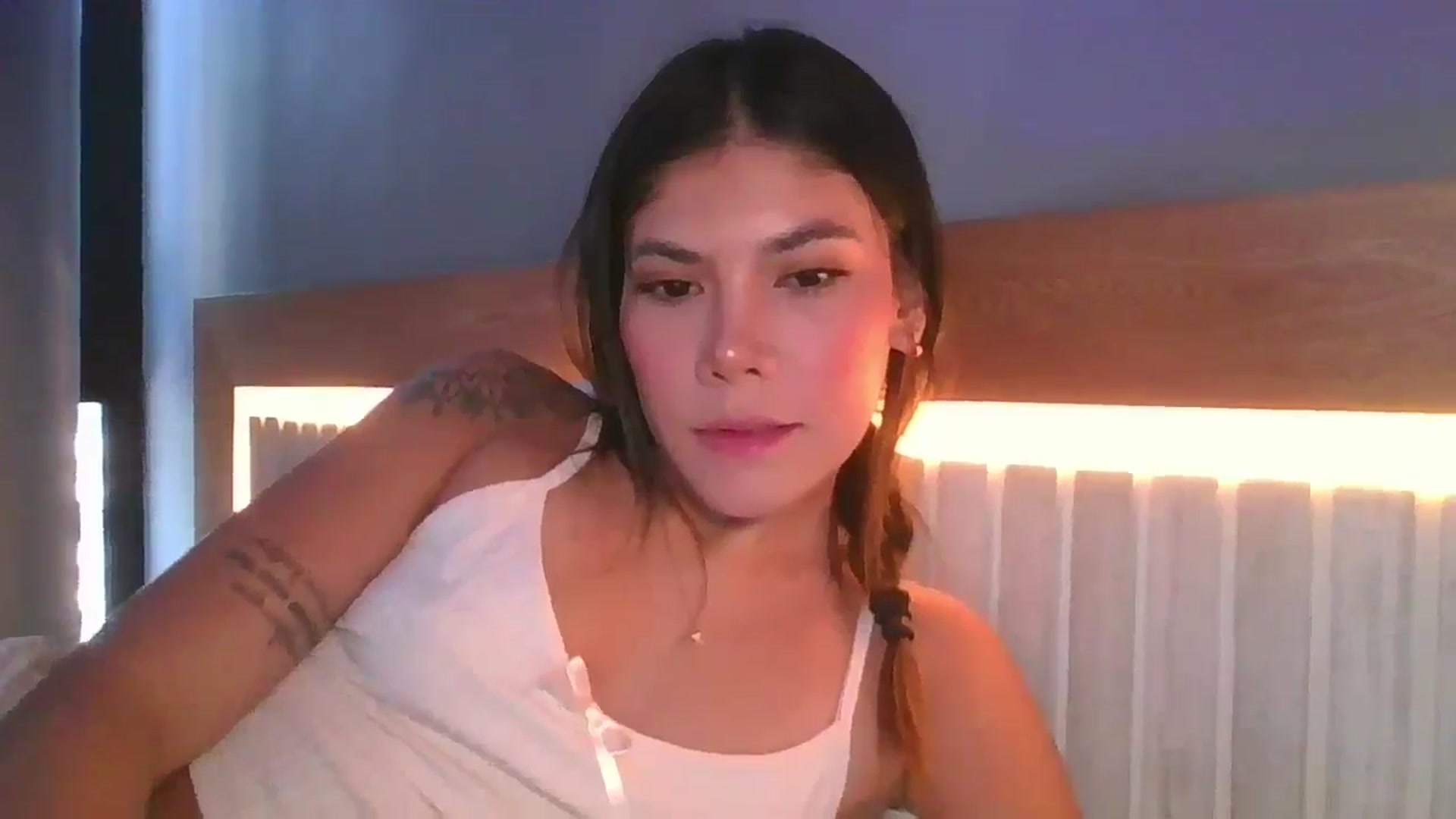 Gallery image thumbnail from Sofi__Lune's myfreecams stream on, 09/22/2025, 15:48 image 17 of 20