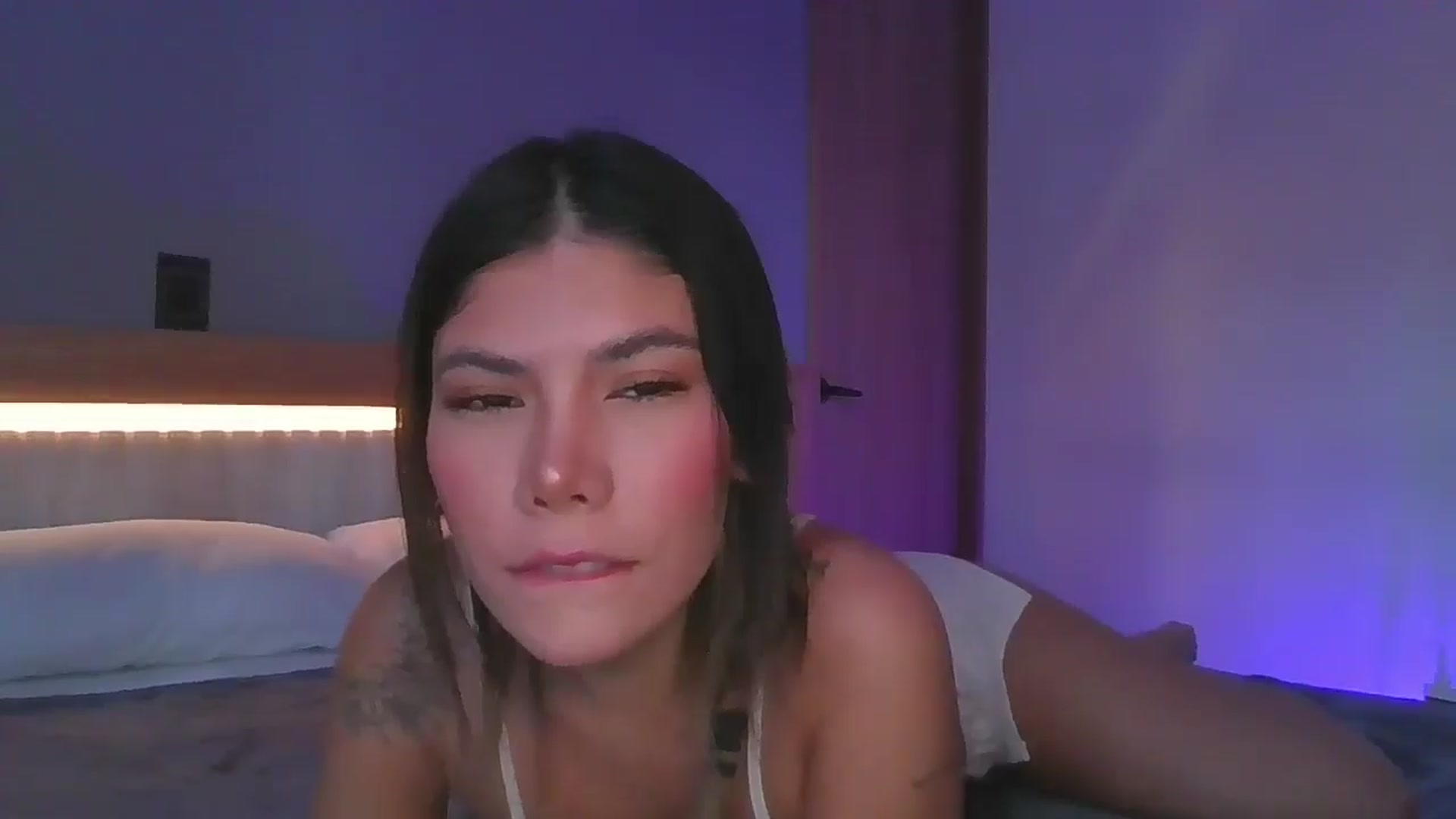 Gallery image thumbnail from Sofi__Lune's myfreecams stream on, 09/22/2025, 15:48 image 3 of 20