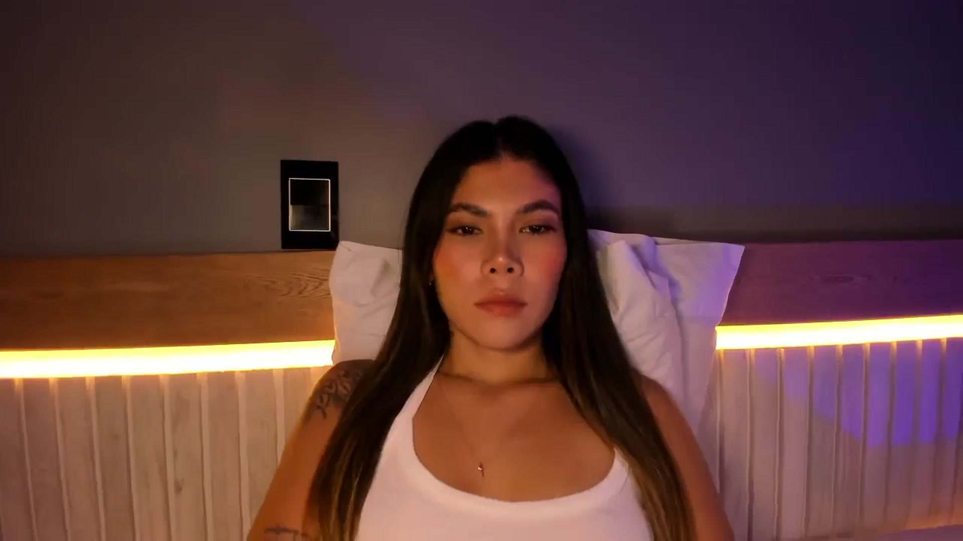 Gallery image thumbnail from Sofi__Lune's myfreecams stream on, 09/24/2025, 21:04 image 19 of 20