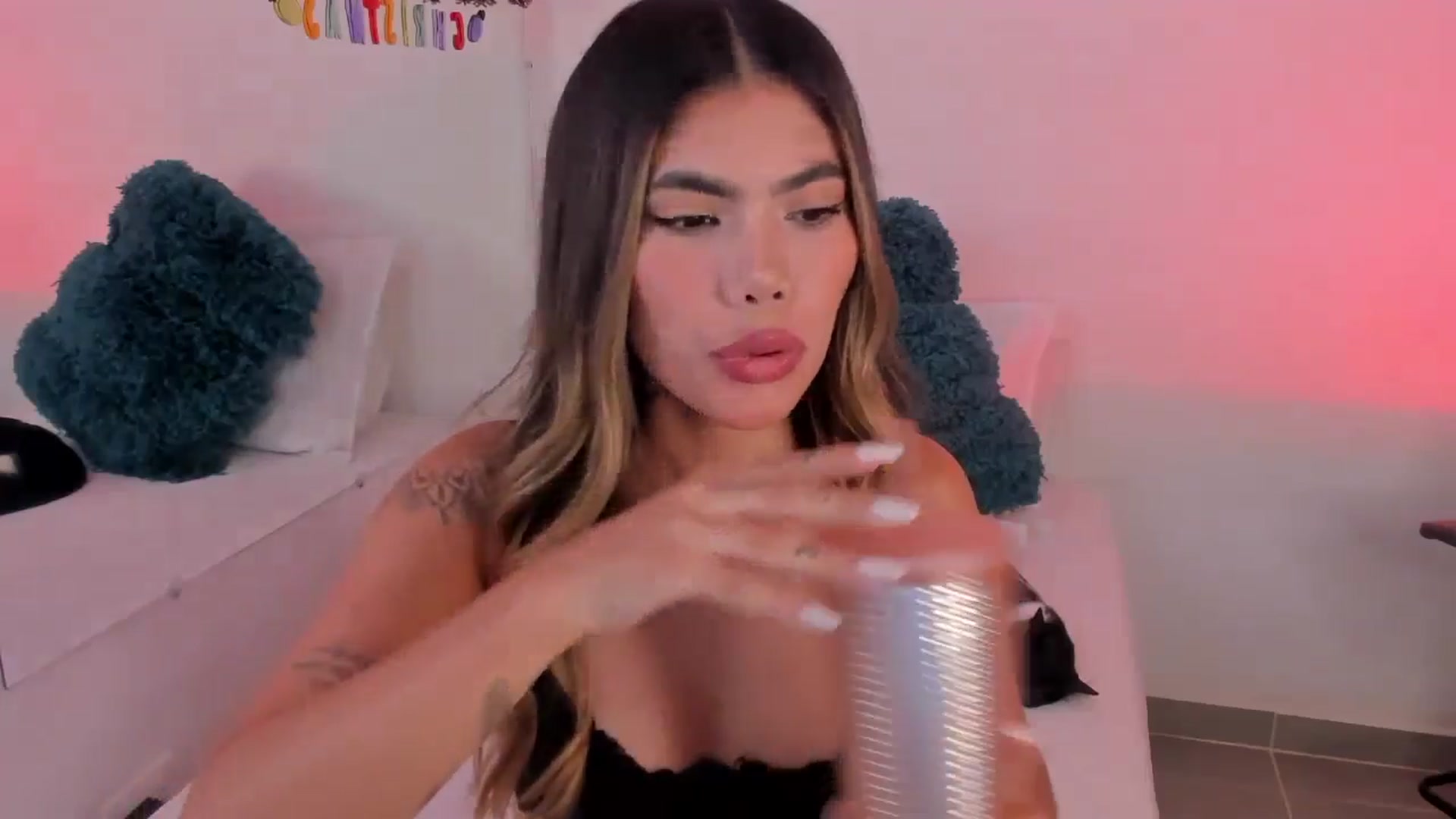 Gallery image thumbnail from Sofi___'s myfreecams stream on, 12/31/2024, 19:02 image 3 of 20