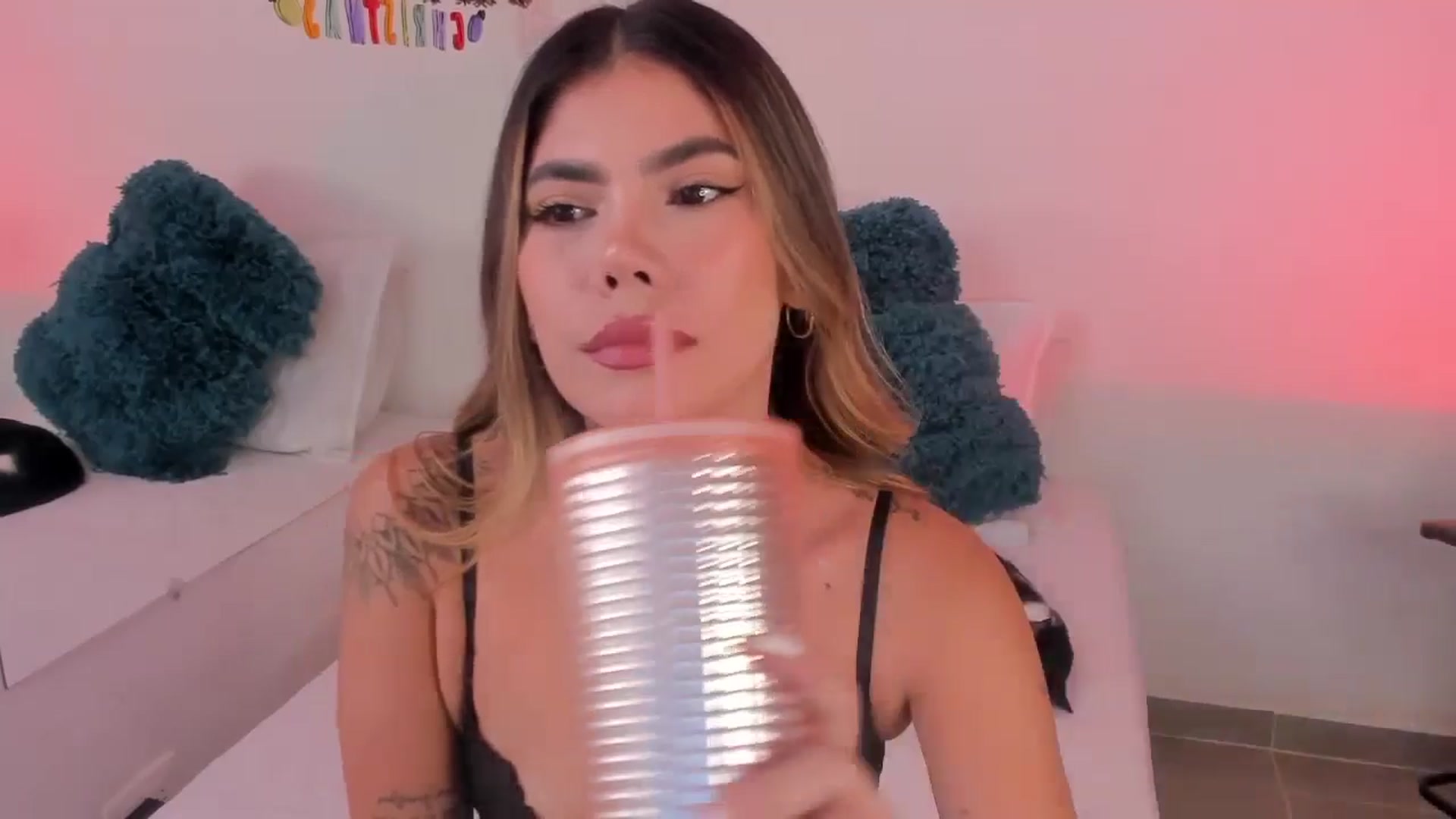 Gallery image thumbnail from Sofi___'s myfreecams stream on, 12/31/2024, 19:02 image 4 of 20