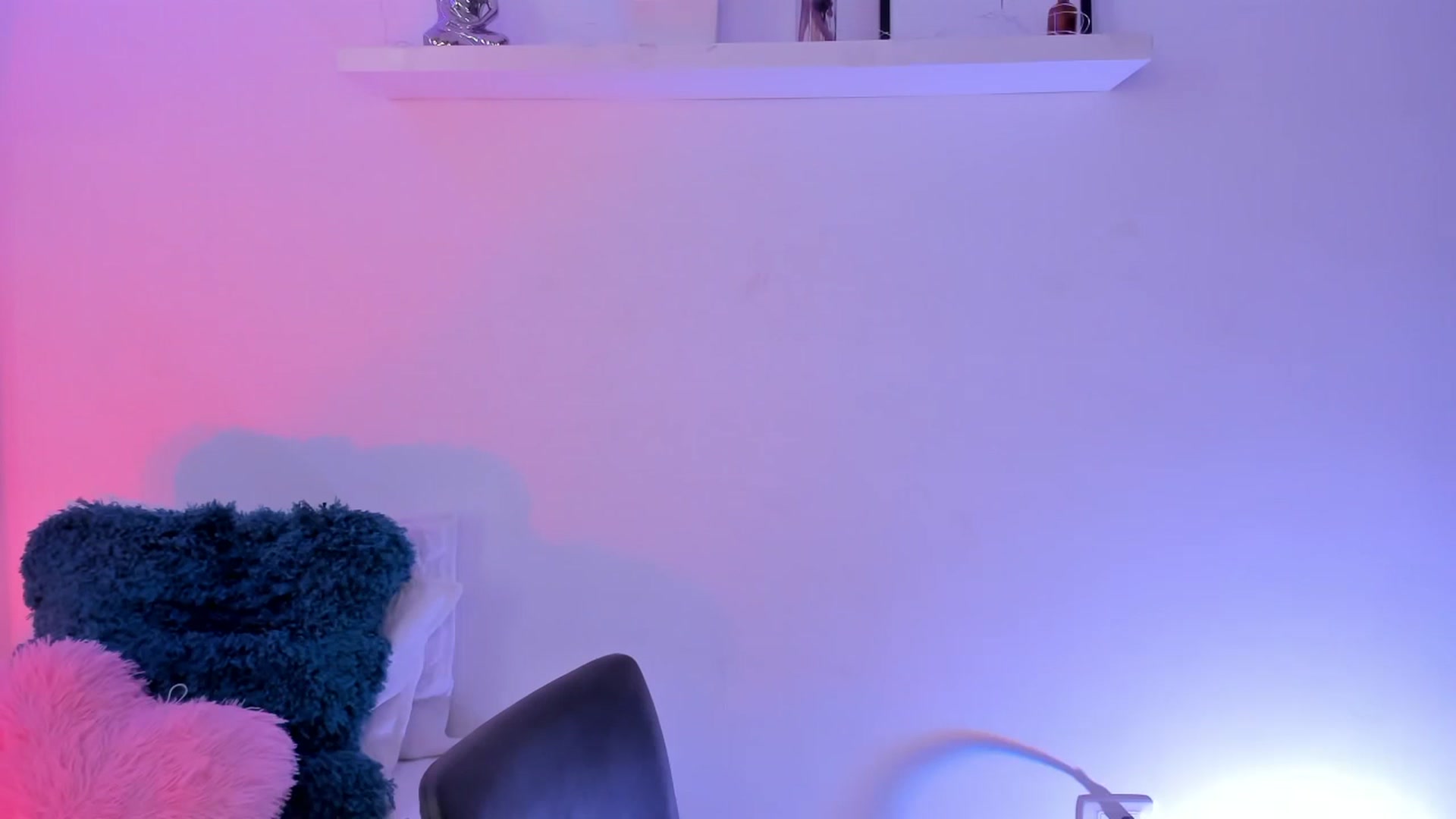 Gallery image thumbnail from Sofi___'s myfreecams stream on, 03/07/2025, 19:04 image 8 of 20