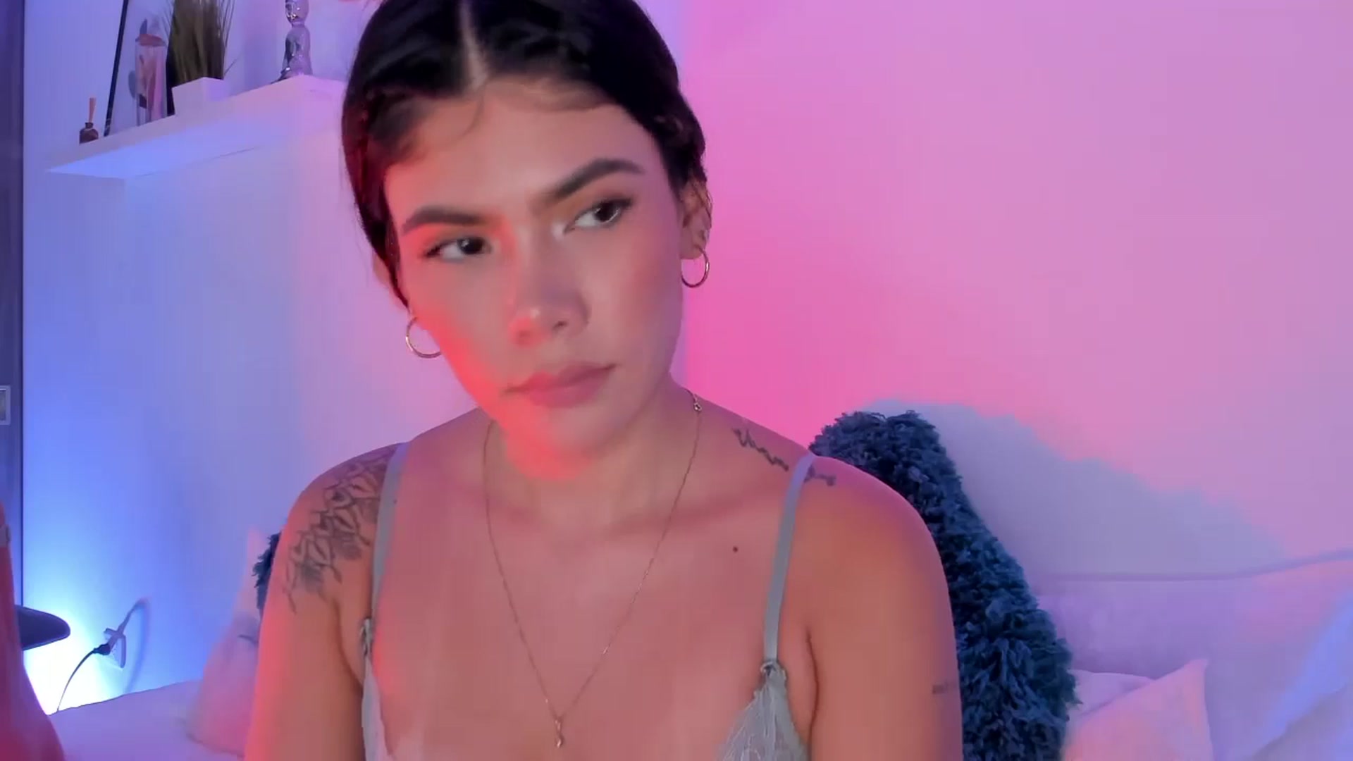 Gallery image thumbnail from Sofi___'s myfreecams stream on, 03/19/2025, 19:45 image 15 of 20