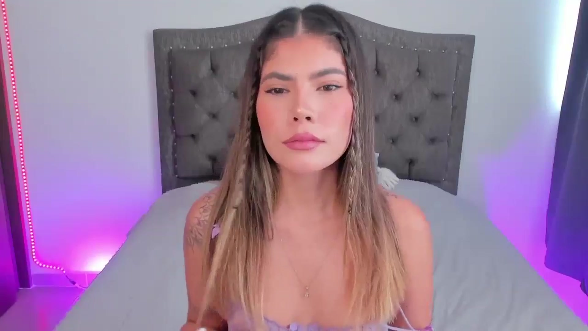 Gallery image thumbnail from Sofi___'s myfreecams stream on, 04/21/2025, 19:09 image 8 of 20