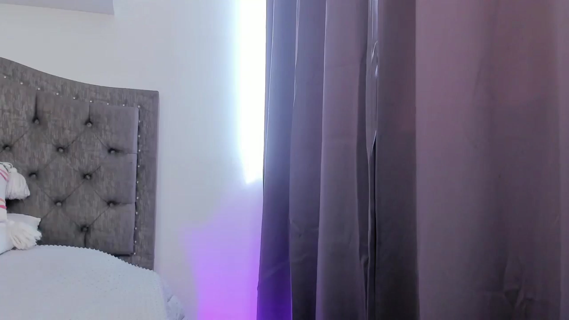 Gallery image thumbnail from Sofi___'s myfreecams stream on, 04/21/2025, 20:36 image 10 of 20