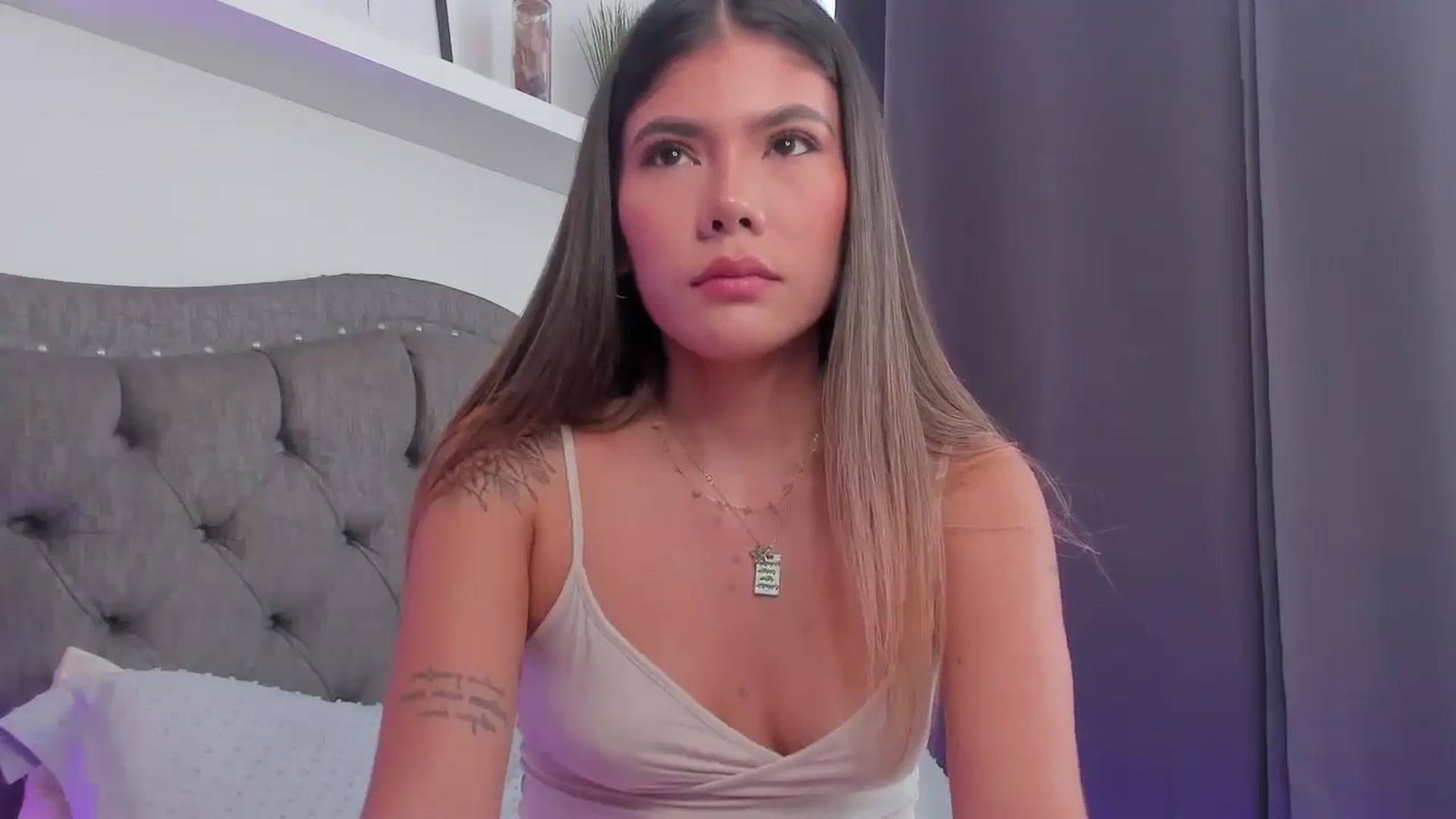 Gallery image thumbnail from Sofi___'s myfreecams stream on, 05/07/2025, 17:23 image 4 of 20