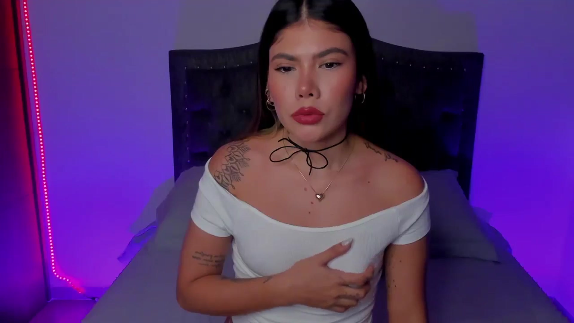 Gallery image thumbnail from Sofi___'s myfreecams stream on, 05/13/2025, 23:43 image 9 of 20