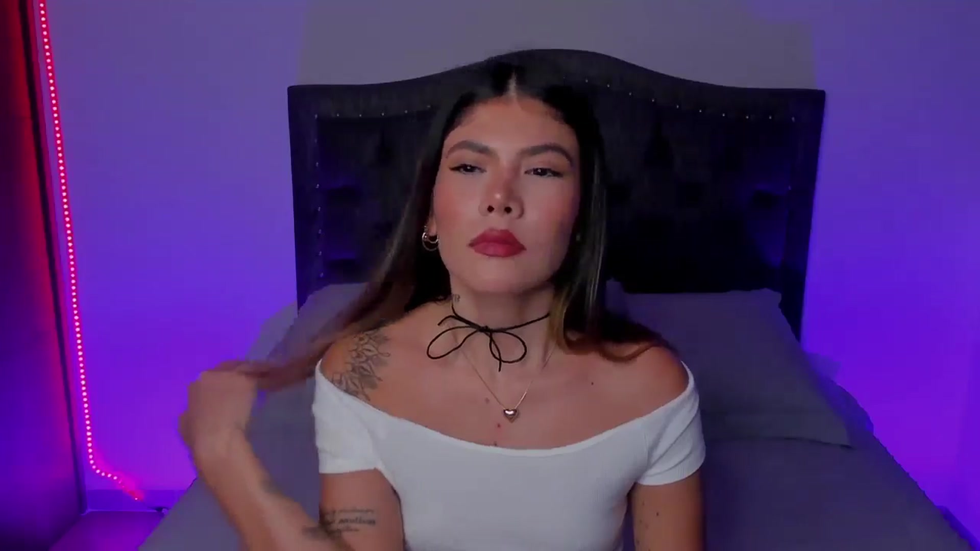 Gallery image thumbnail from Sofi___'s myfreecams stream on, 05/13/2025, 23:43 image 12 of 20