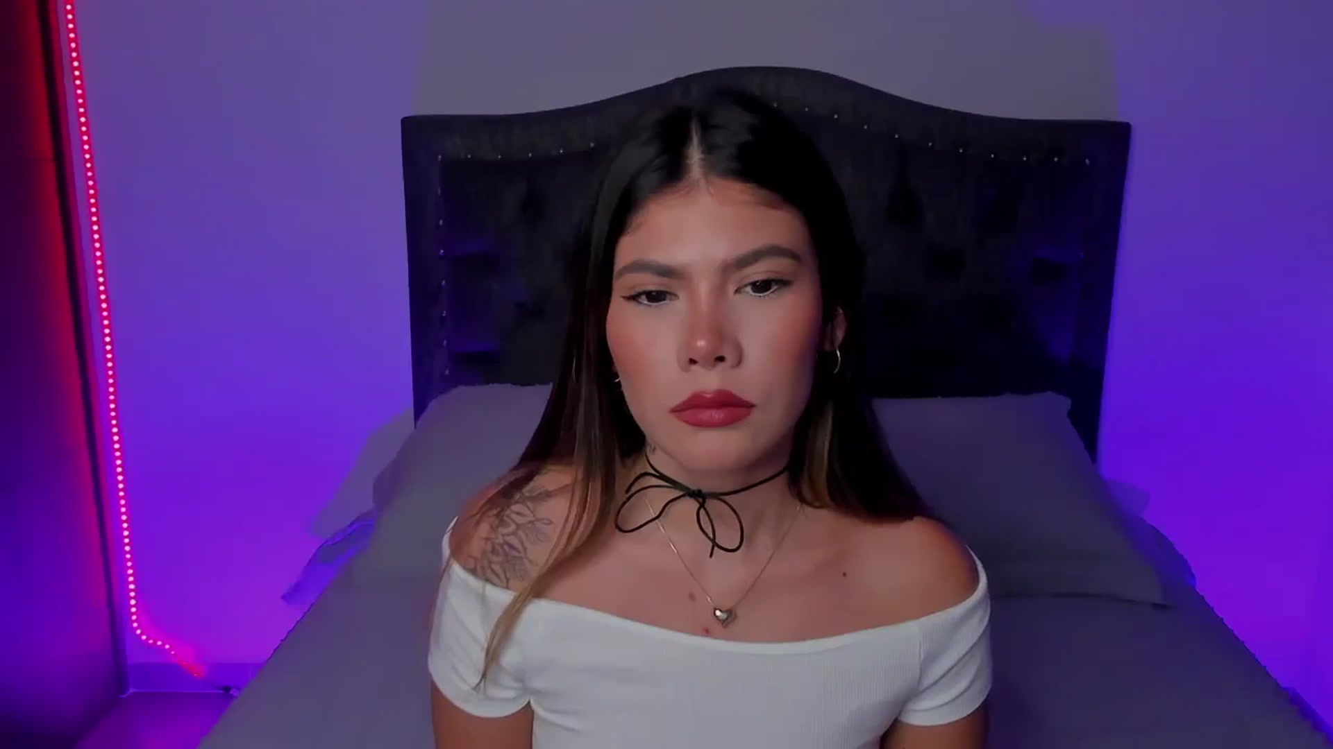 Gallery image thumbnail from Sofi___'s myfreecams stream on, 05/13/2025, 23:43 image 17 of 20