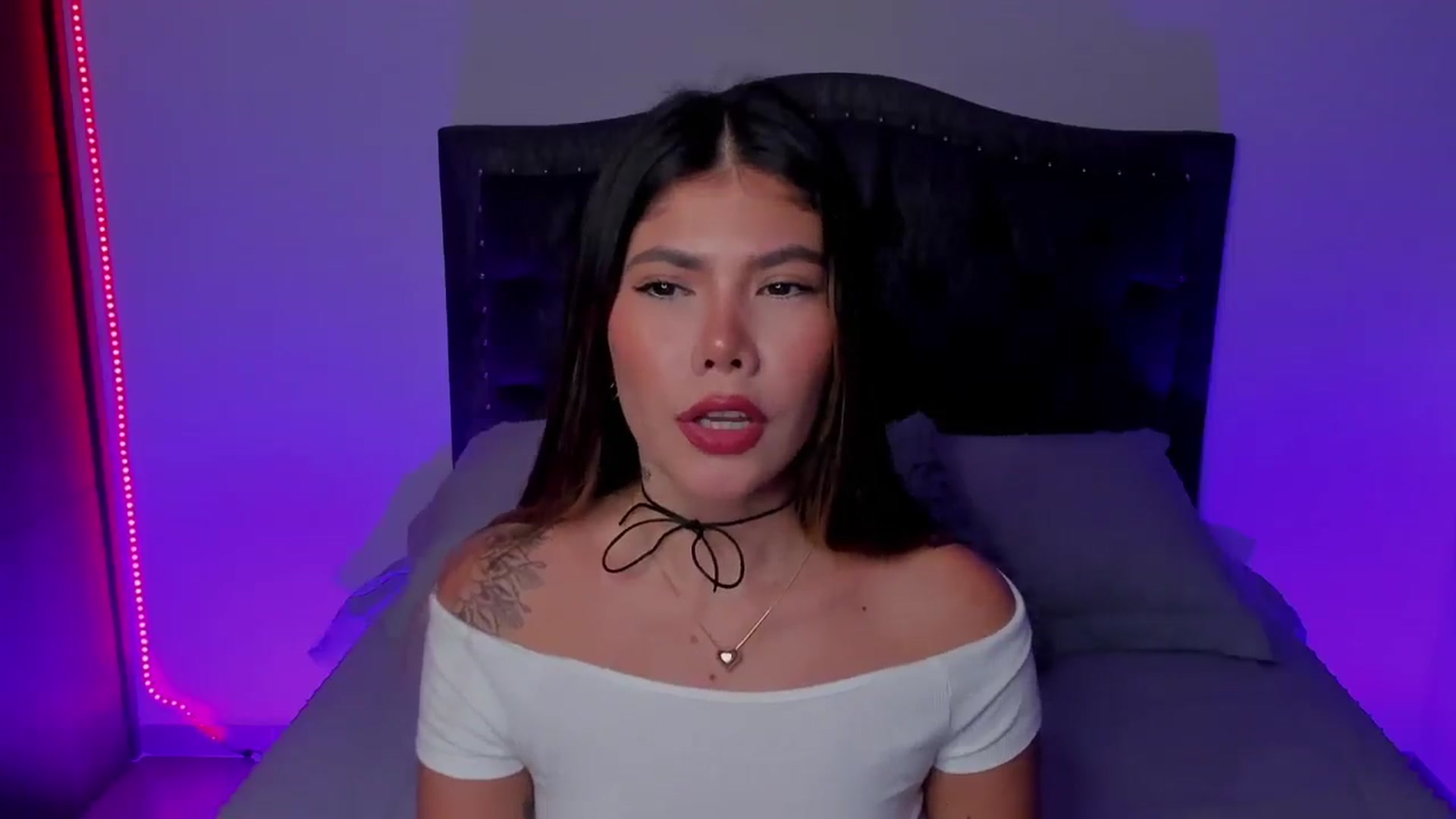 Gallery image thumbnail from Sofi___'s myfreecams stream on, 05/13/2025, 23:43 image 15 of 20