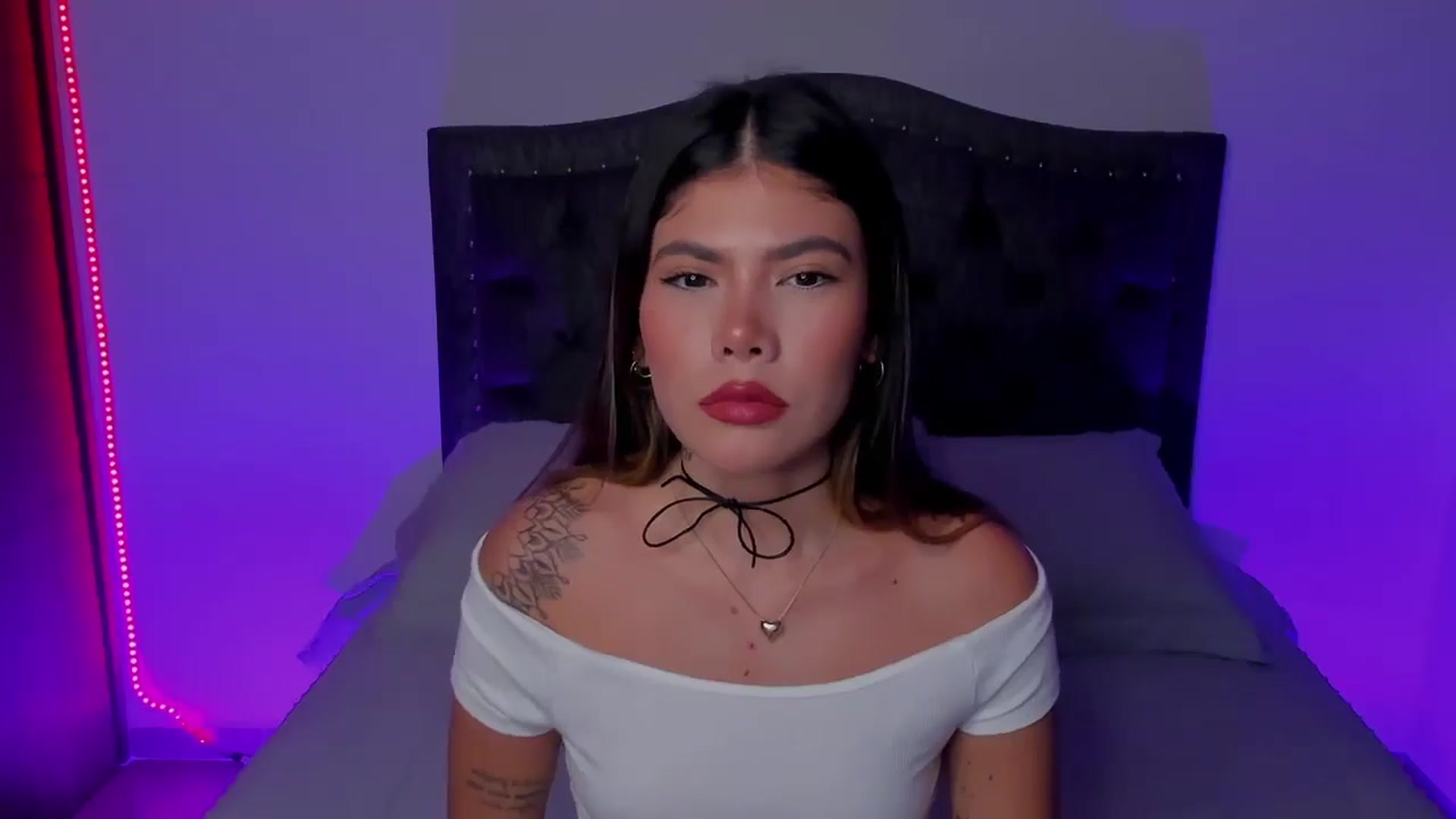 Gallery image thumbnail from Sofi___'s myfreecams stream on, 05/13/2025, 23:43 image 11 of 20
