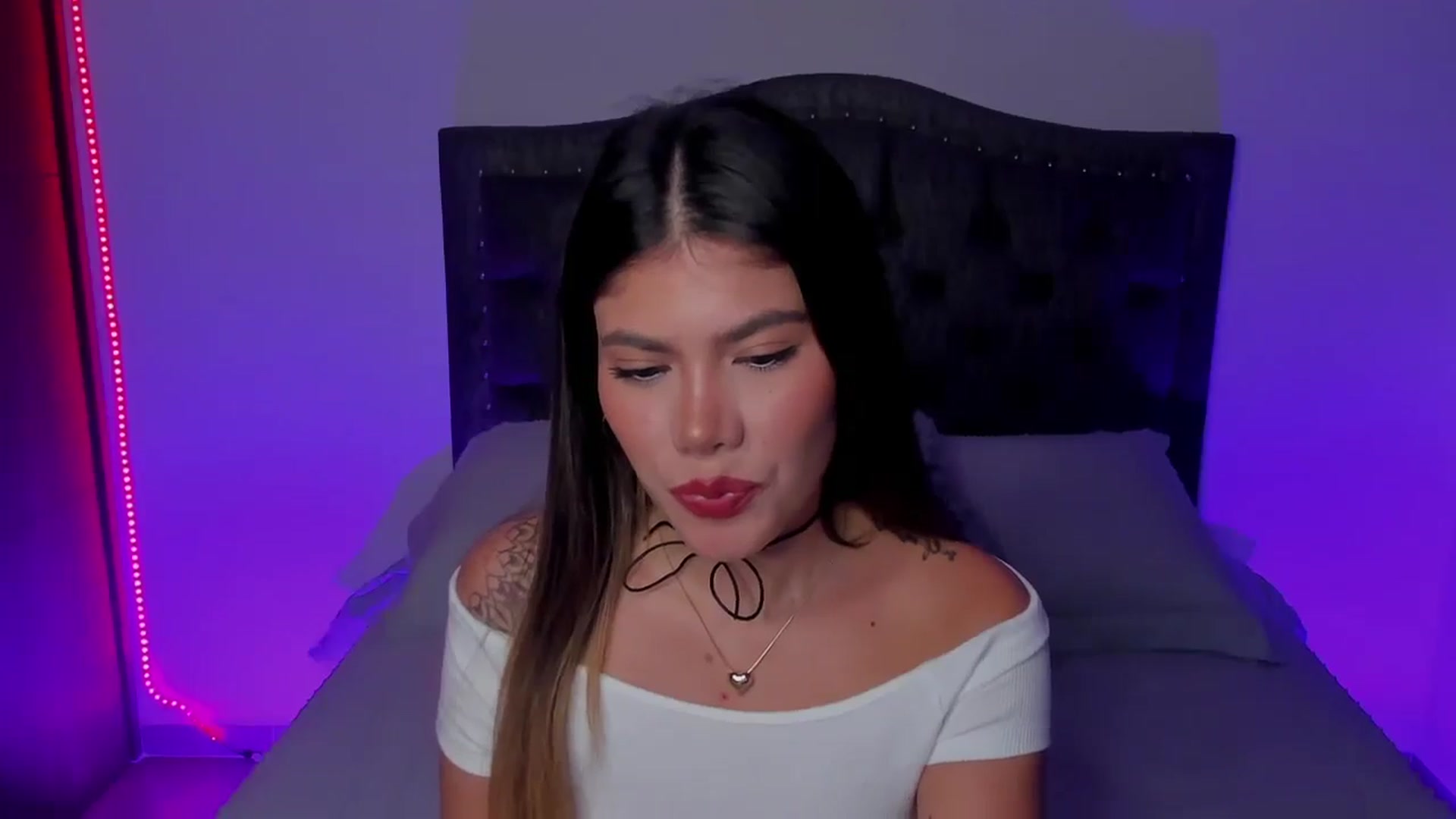 Gallery image thumbnail from Sofi___'s myfreecams stream on, 05/13/2025, 23:43 image 14 of 20