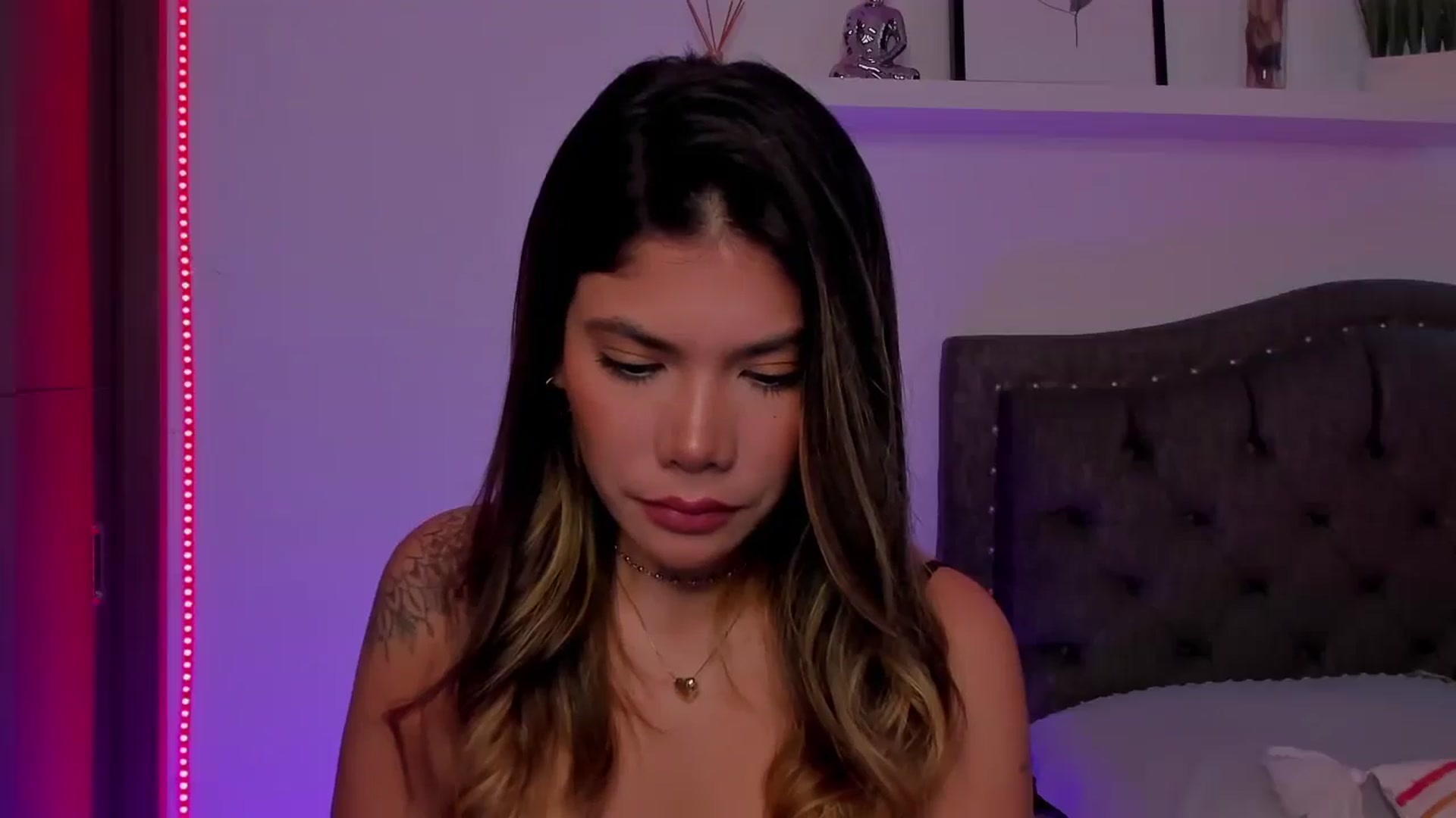 Gallery image thumbnail from Sofi___'s myfreecams stream on, 05/26/2025, 22:45 image 15 of 20