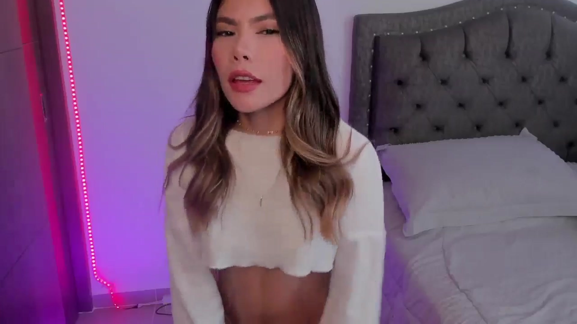 Gallery image thumbnail from Sofi___'s myfreecams stream on, 06/06/2025, 20:25 image 5 of 20