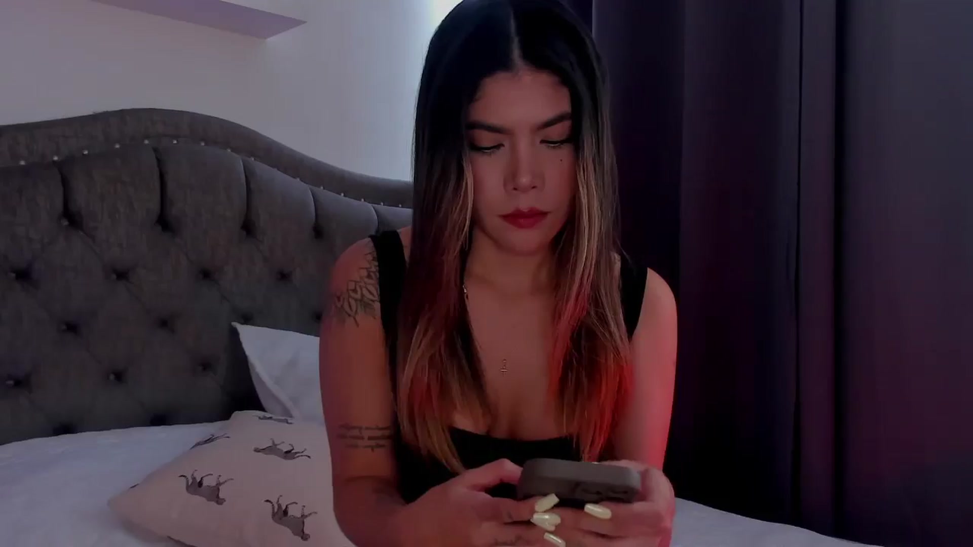 Gallery image thumbnail from Sofi___'s myfreecams stream on, 06/25/2025, 20:29 image 14 of 20