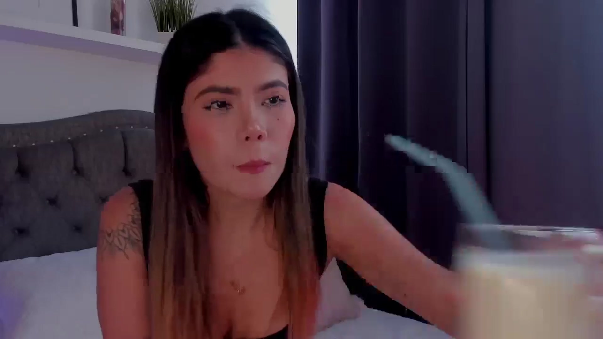 Gallery image thumbnail from Sofi___'s myfreecams stream on, 06/25/2025, 20:29 image 18 of 20