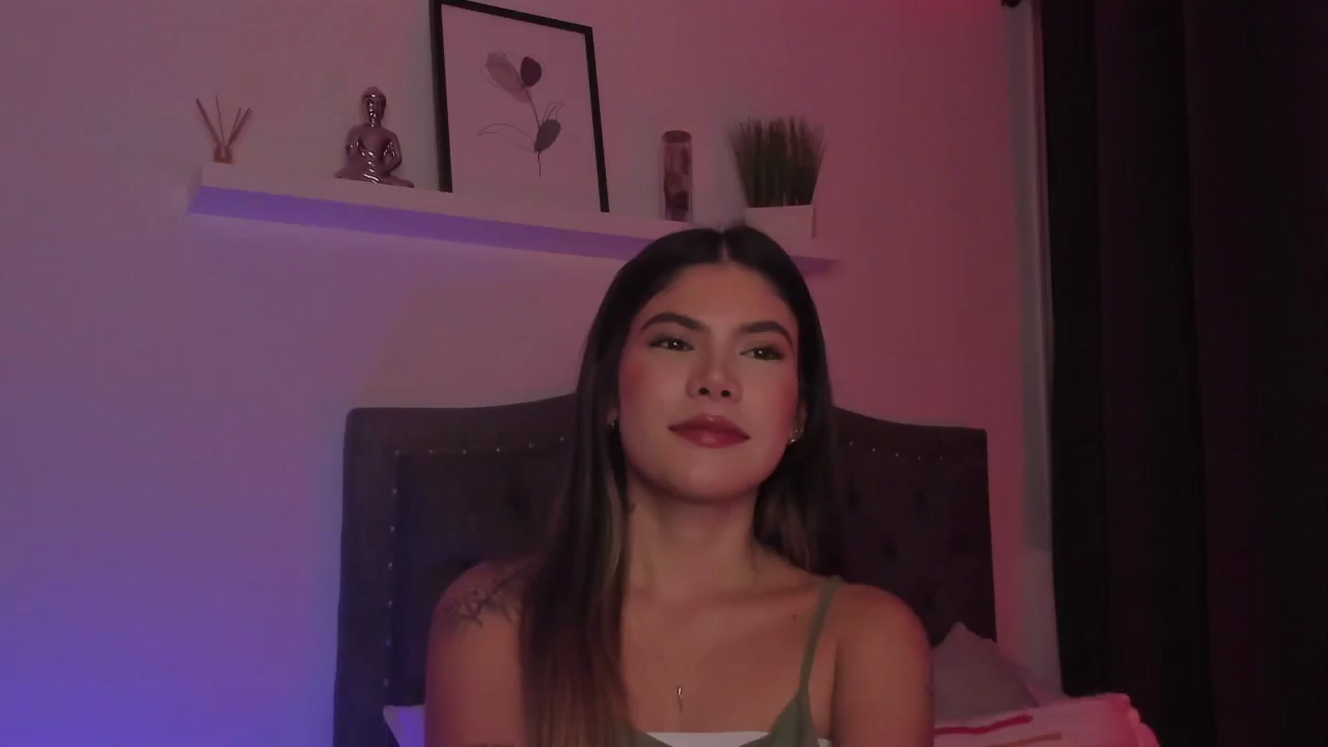 Gallery image thumbnail from Sofi___'s myfreecams stream on, 07/01/2025, 24:25 image 4 of 20