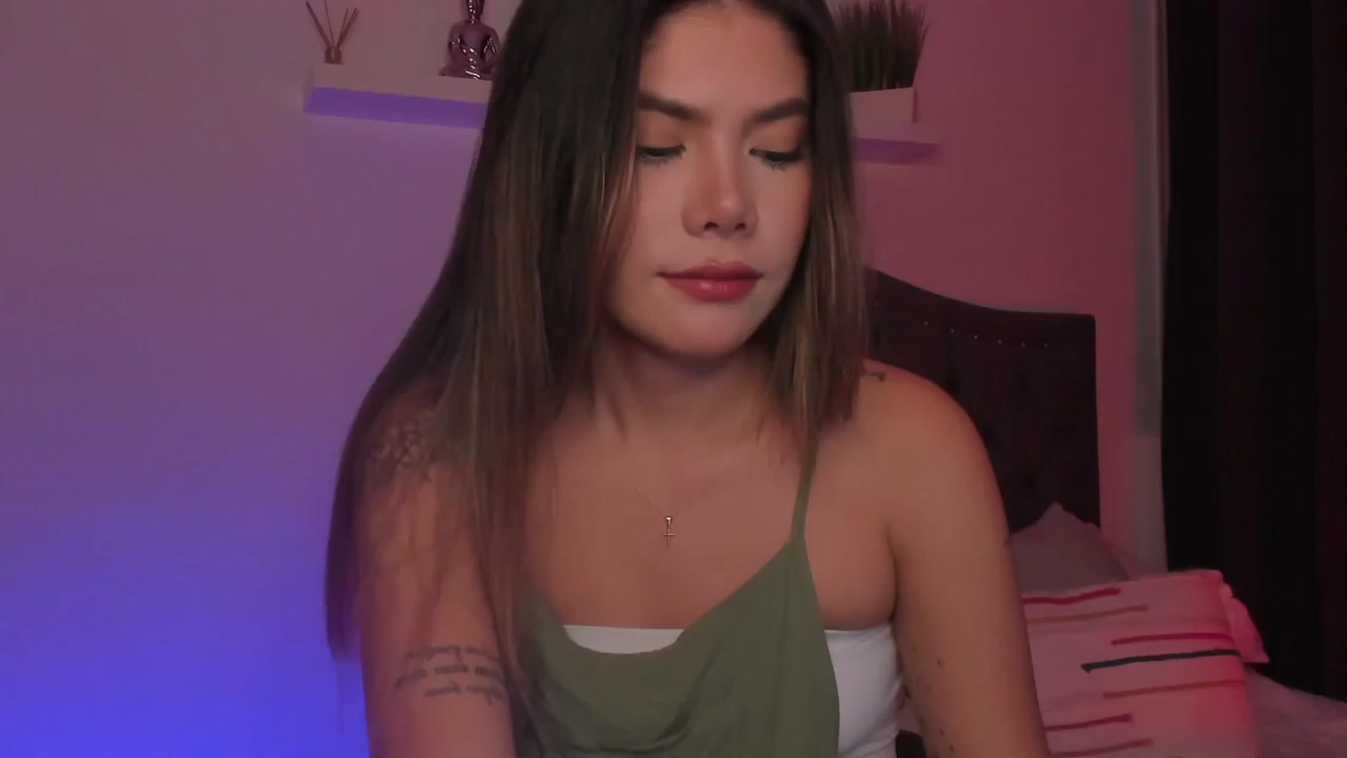 Gallery image thumbnail from Sofi___'s myfreecams stream on, 07/01/2025, 24:25 image 14 of 20