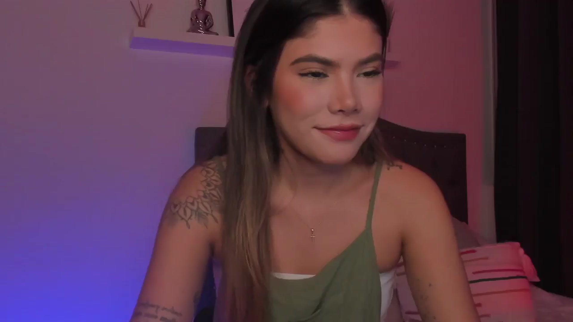 Gallery image thumbnail from Sofi___'s myfreecams stream on, 07/01/2025, 24:25 image 16 of 20