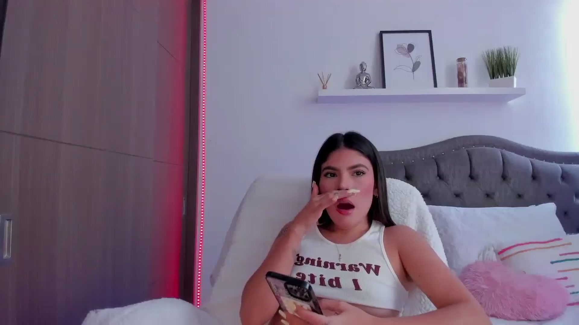 Gallery image thumbnail from Sofi___'s myfreecams stream on, 07/11/2025, 16:22 image 12 of 20