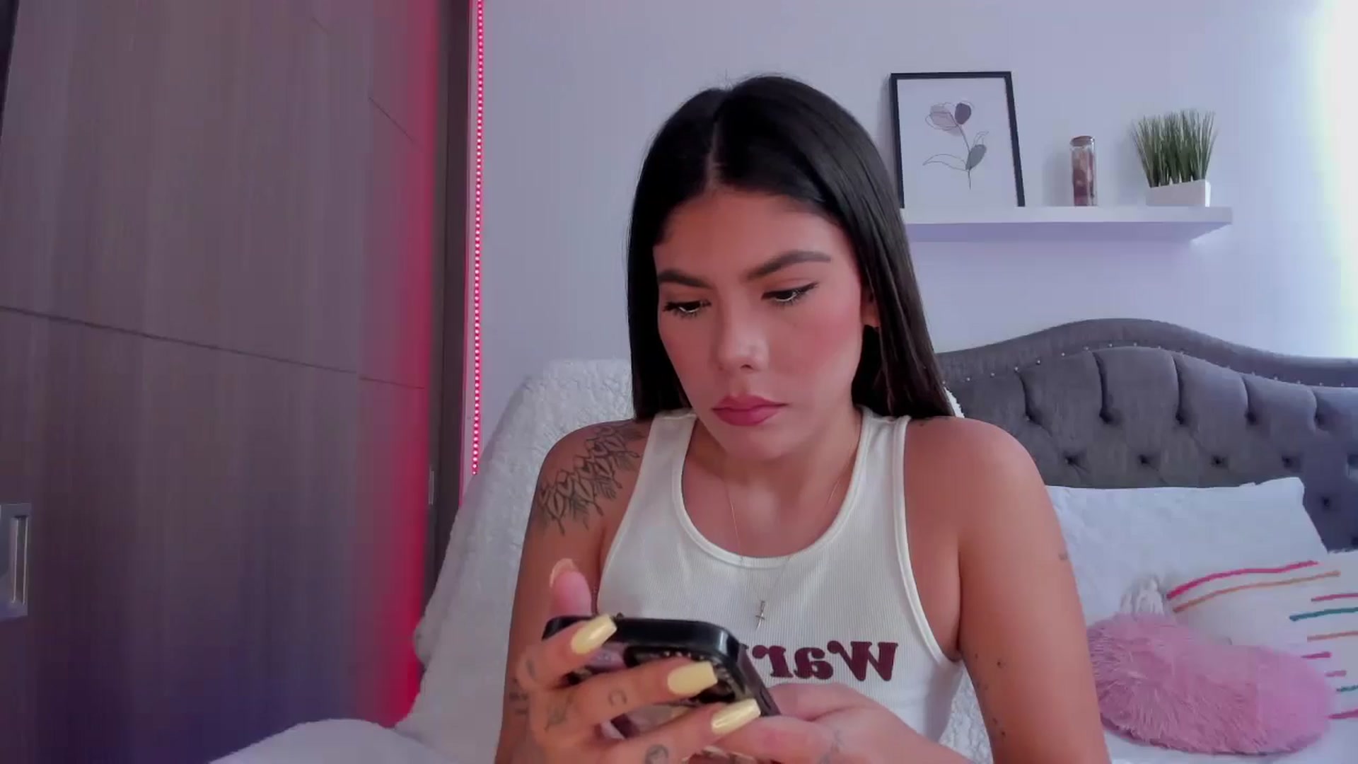 Gallery image thumbnail from Sofi___'s myfreecams stream on, 07/11/2025, 16:22 image 10 of 20