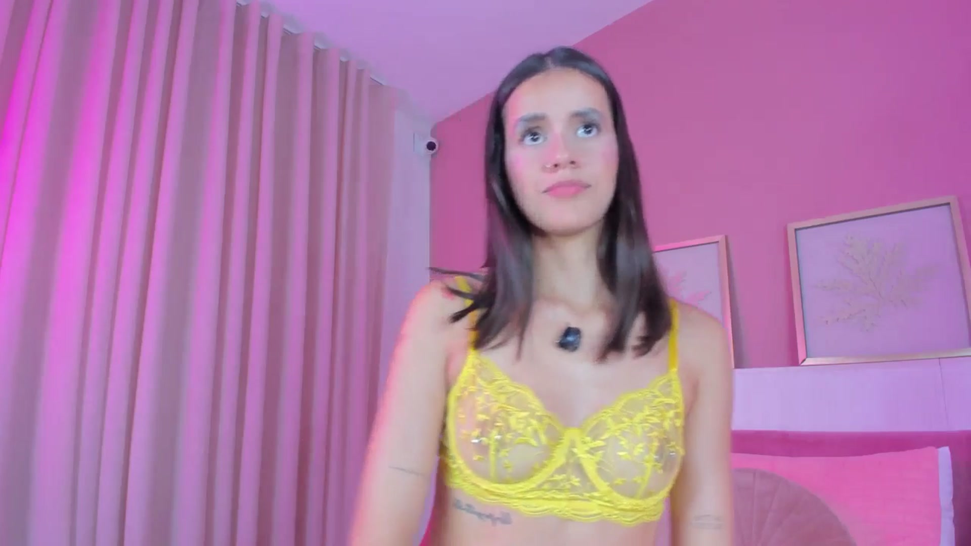 Gallery image thumbnail from SofiaDavis's myfreecams stream on, 05/04/2026, 10:53 image 10 of 20