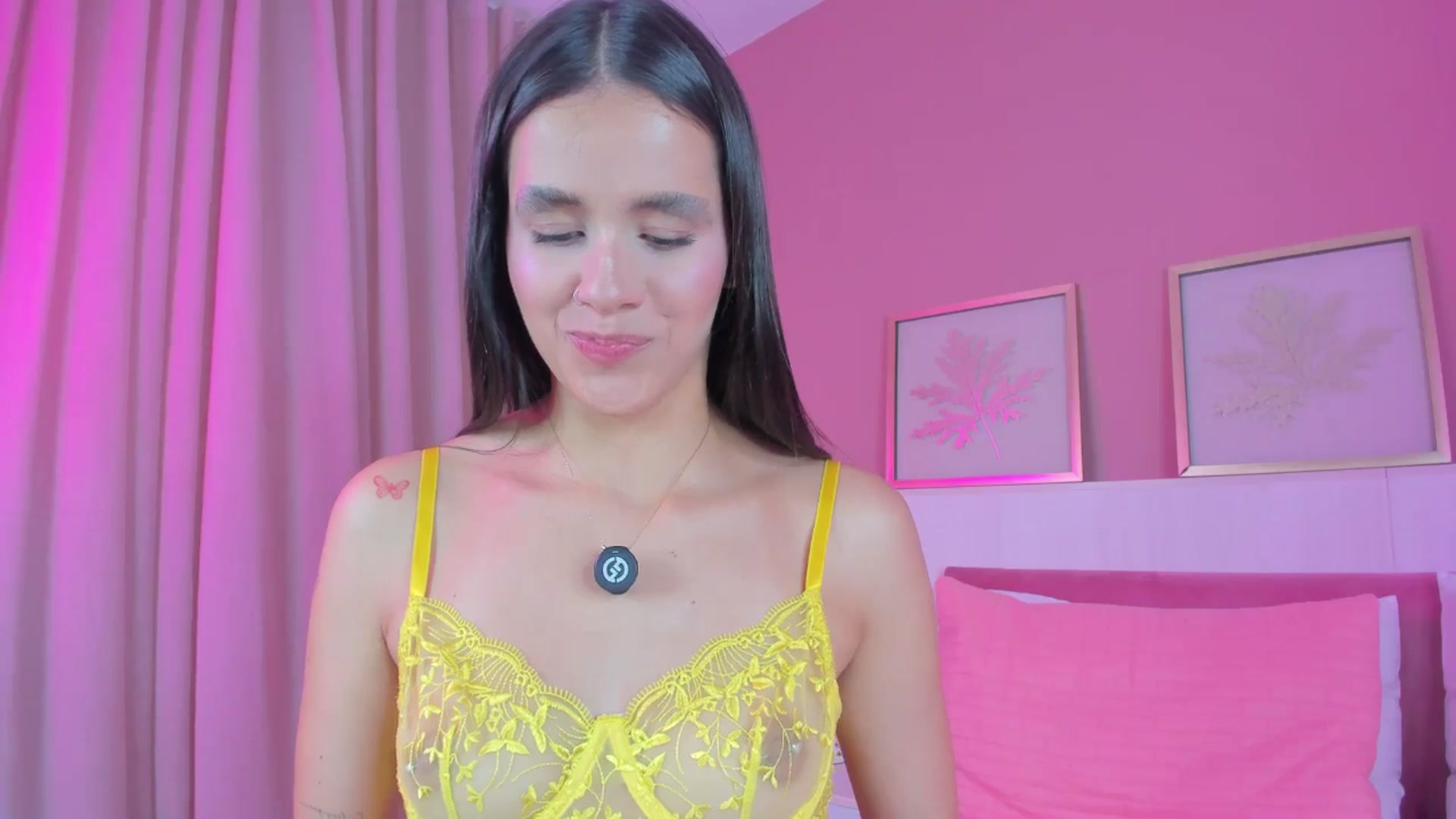 Gallery image thumbnail from SofiaDavis's myfreecams stream on, 05/04/2026, 10:53 image 14 of 20