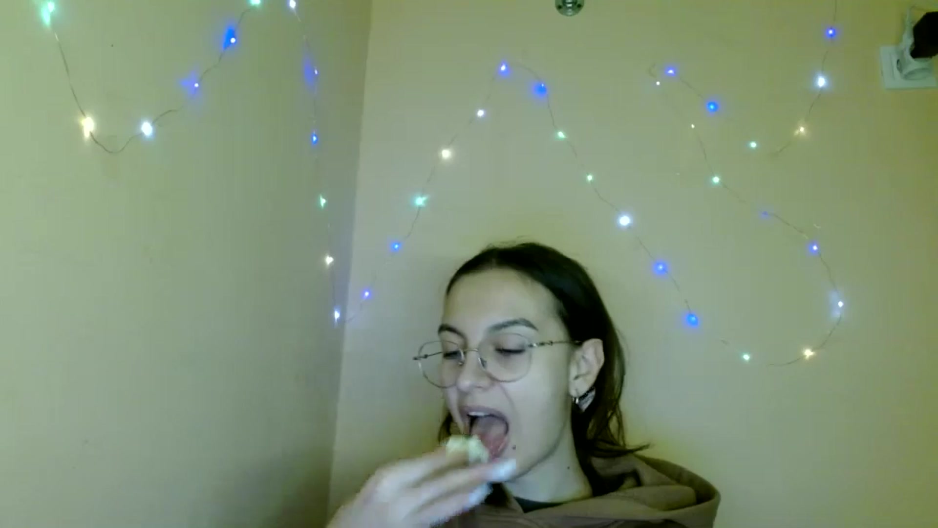 Gallery image thumbnail from SofiaLiub's myfreecams stream on, 11/13/2024, 10:34 image 6 of 20
