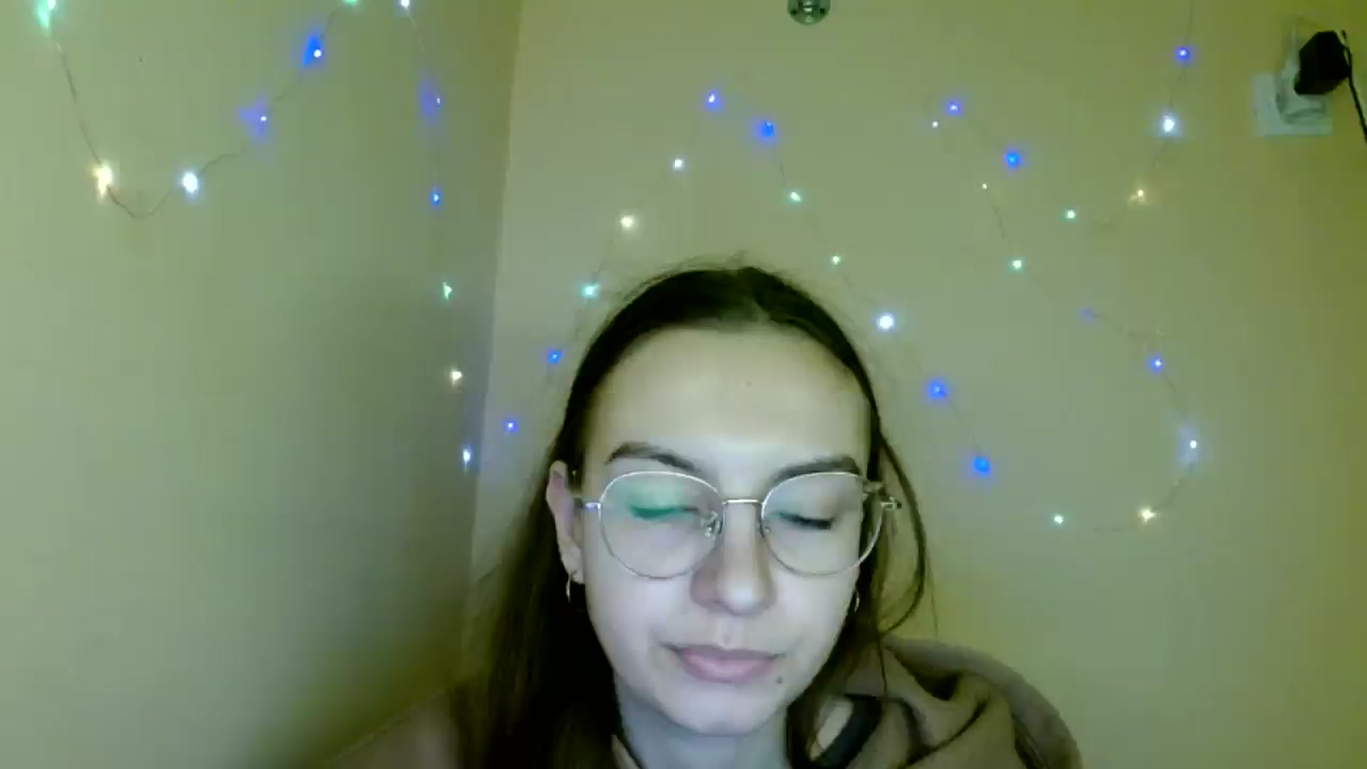 Gallery image thumbnail from SofiaLiub's myfreecams stream on, 11/13/2024, 10:34 image 11 of 20