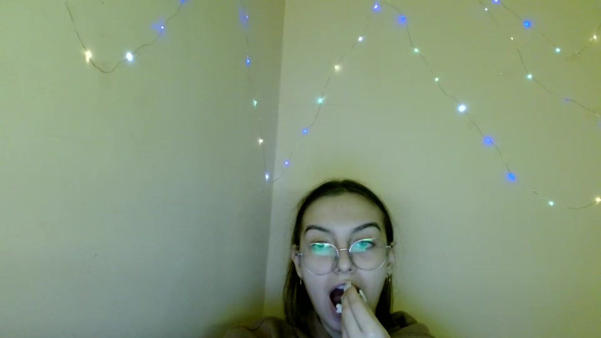 Gallery image thumbnail from SofiaLiub's myfreecams stream on, 11/13/2024, 11:11 image 18 of 20