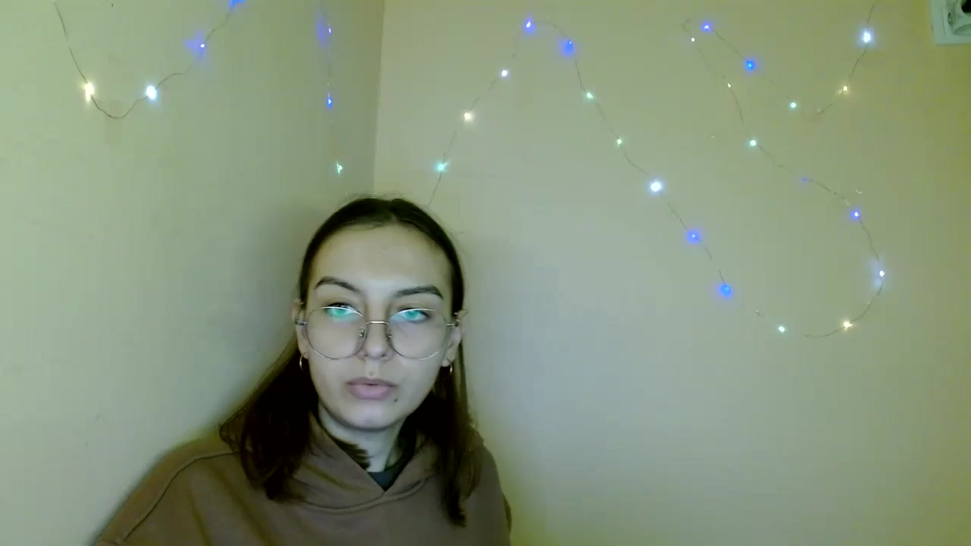 Gallery image thumbnail from SofiaLiub's myfreecams stream on, 11/13/2024, 11:11 image 1 of 20