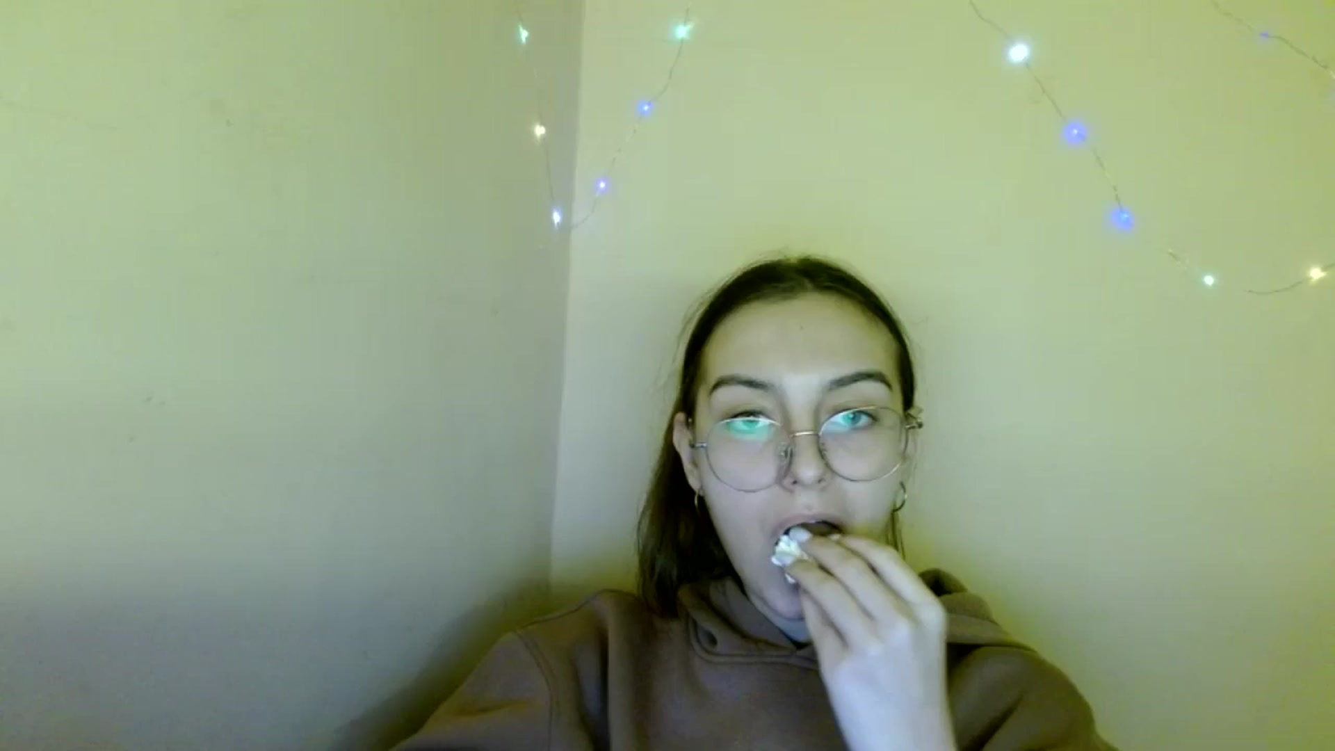Gallery image thumbnail from SofiaLiub's myfreecams stream on, 11/13/2024, 11:31 image 6 of 20
