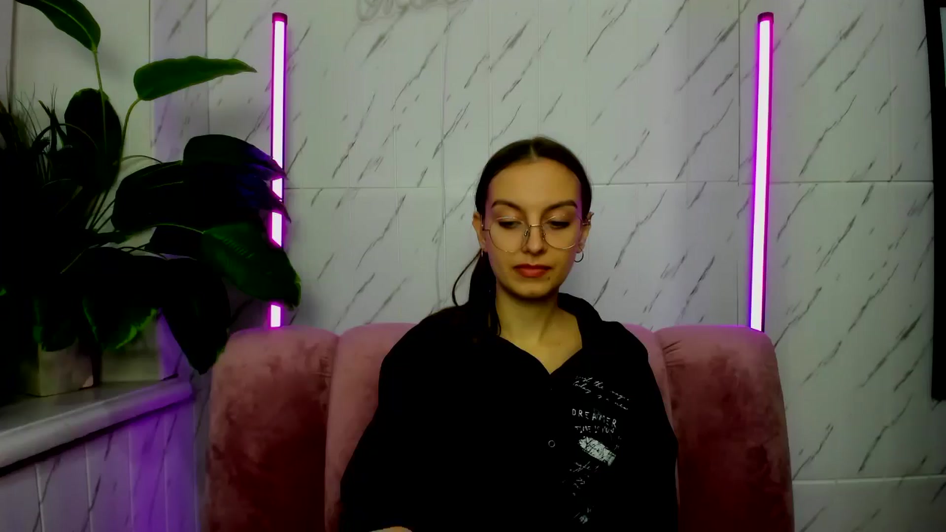 Gallery image thumbnail from SofiaLiub's myfreecams stream on, 11/24/2024, 11:26 image 13 of 20