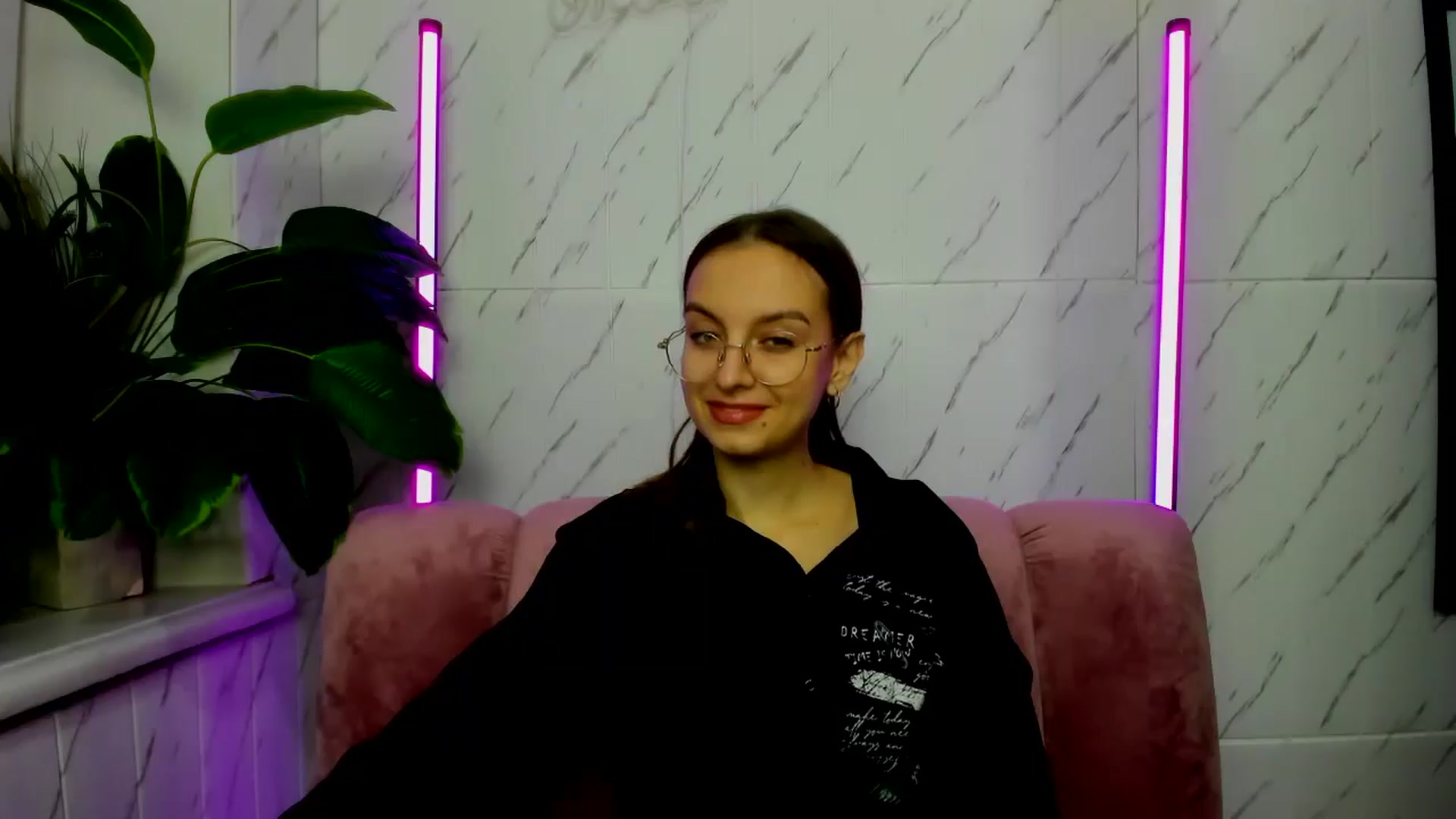 Gallery image thumbnail from SofiaLiub's myfreecams stream on, 11/24/2024, 11:26 image 12 of 20