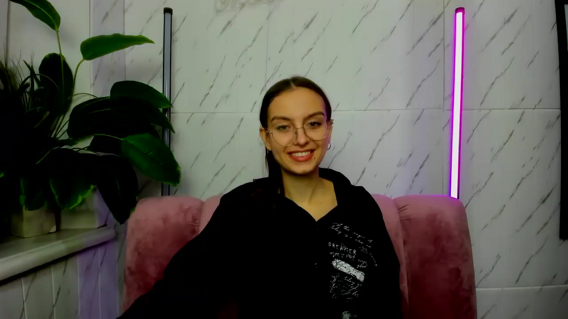 Gallery image thumbnail from SofiaLiub's myfreecams stream on, 11/24/2024, 11:26 image 20 of 20