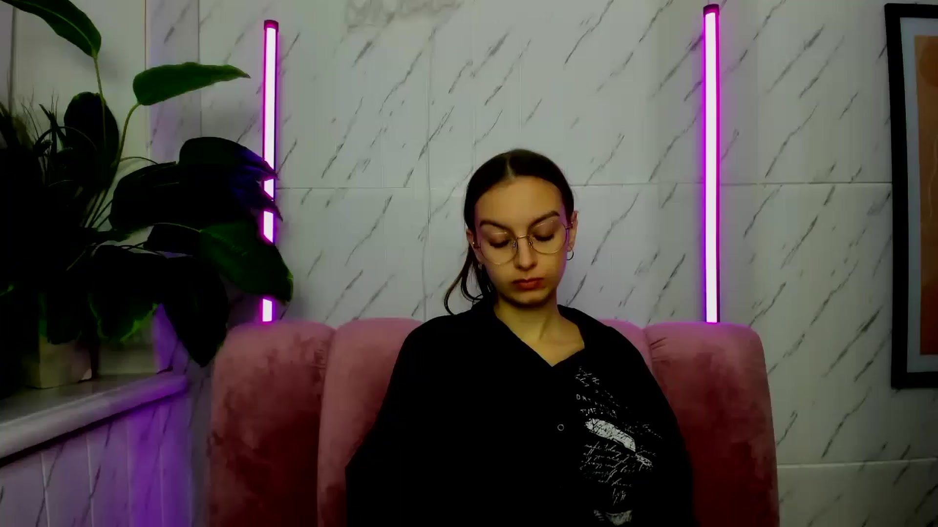 Gallery image thumbnail from SofiaLiub's myfreecams stream on, 11/24/2024, 11:26 image 2 of 20