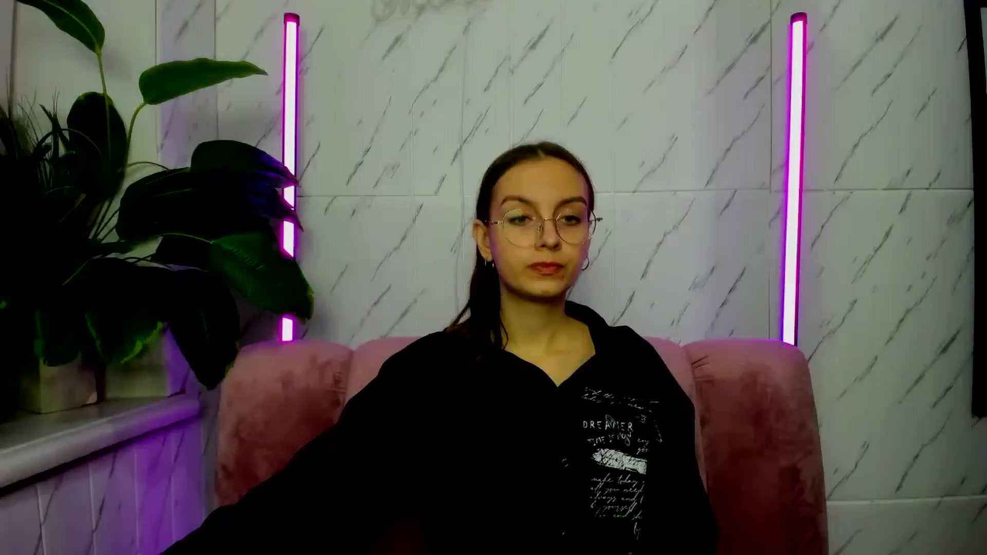 Gallery image thumbnail from SofiaLiub's myfreecams stream on, 11/24/2024, 11:26 image 6 of 20