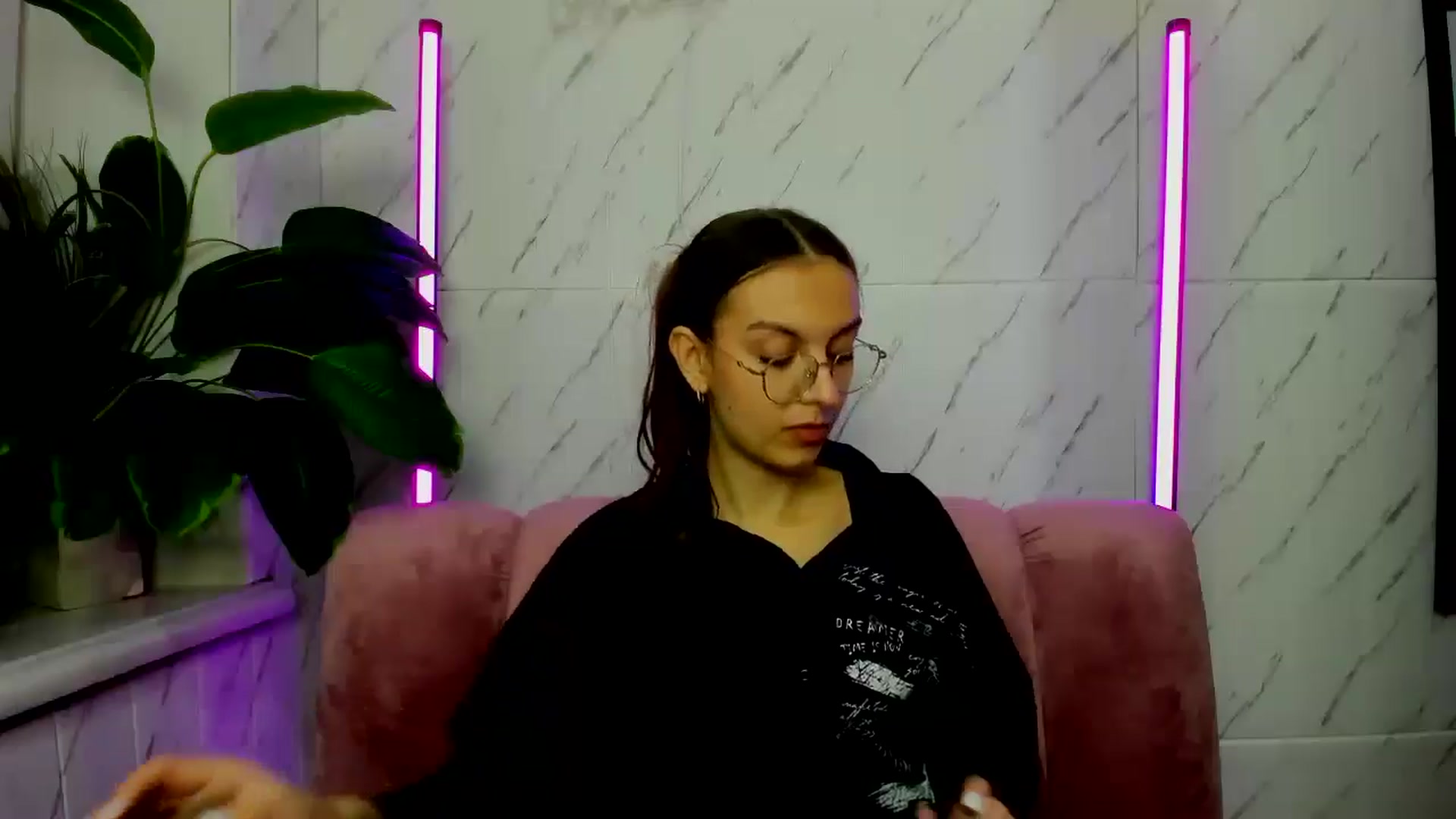 Gallery image thumbnail from SofiaLiub's myfreecams stream on, 11/24/2024, 11:26 image 10 of 20