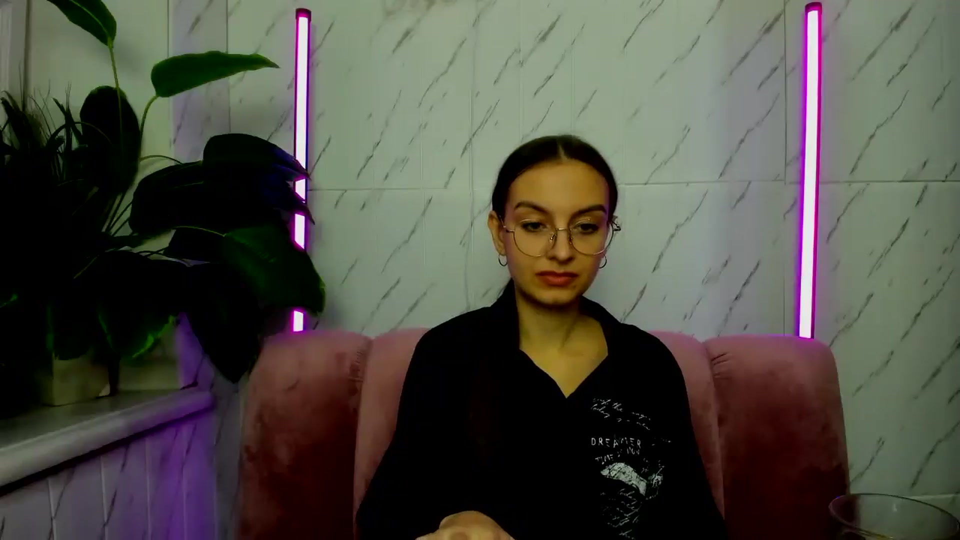 Gallery image thumbnail from SofiaLiub's myfreecams stream on, 11/24/2024, 12:18 image 2 of 20