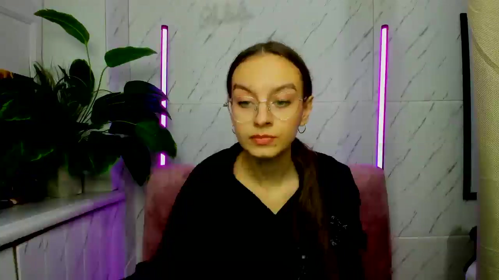 Gallery image thumbnail from SofiaLiub's myfreecams stream on, 11/24/2024, 12:18 image 14 of 20