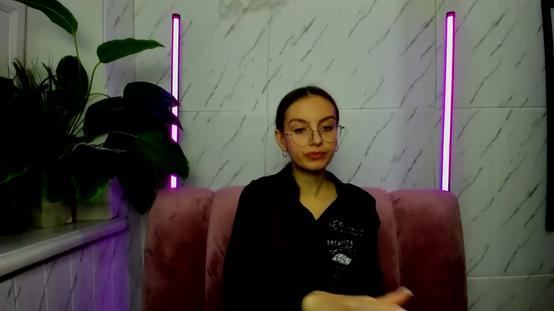 Gallery image thumbnail from SofiaLiub's myfreecams stream on, 11/24/2024, 12:18 image 4 of 20
