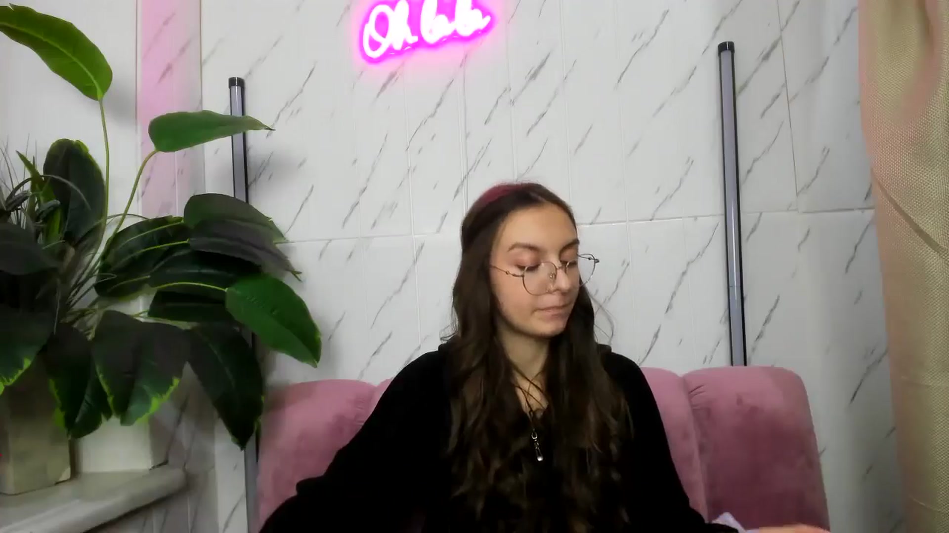 Gallery image thumbnail from SofiaLiub's myfreecams stream on, 11/26/2024, 13:52 image 15 of 20
