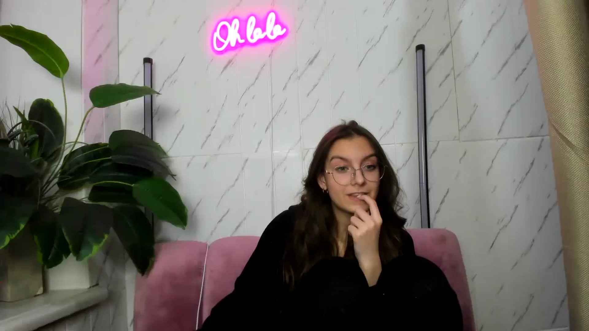 Gallery image thumbnail from SofiaLiub's myfreecams stream on, 11/26/2024, 17:56 image 1 of 20