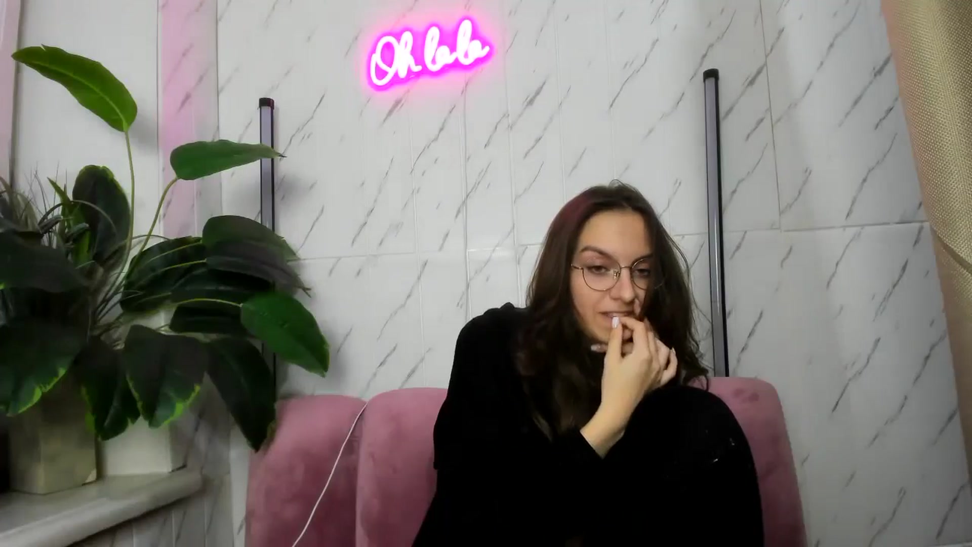 Gallery image thumbnail from SofiaLiub's myfreecams stream on, 11/26/2024, 17:56 image 13 of 20