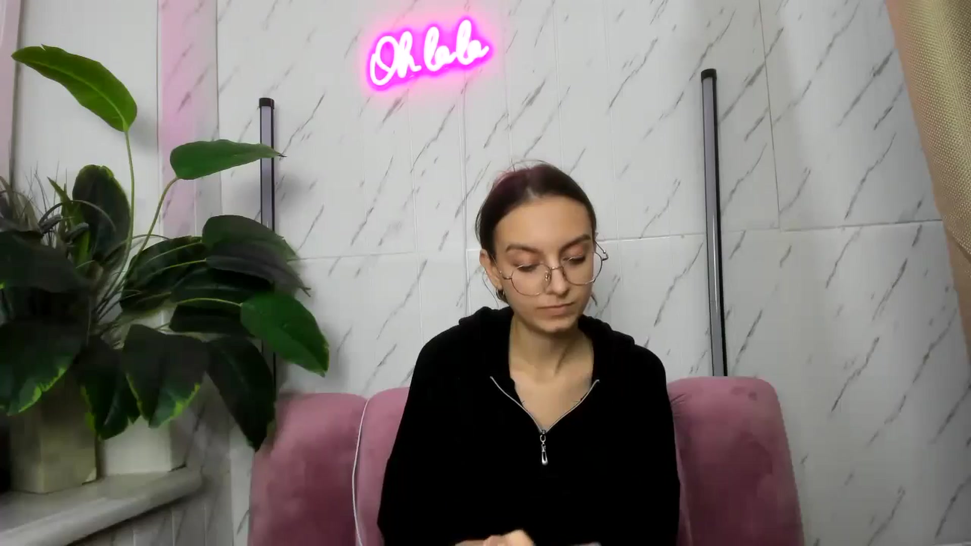 Gallery image thumbnail from SofiaLiub's myfreecams stream on, 11/26/2024, 17:56 image 19 of 20