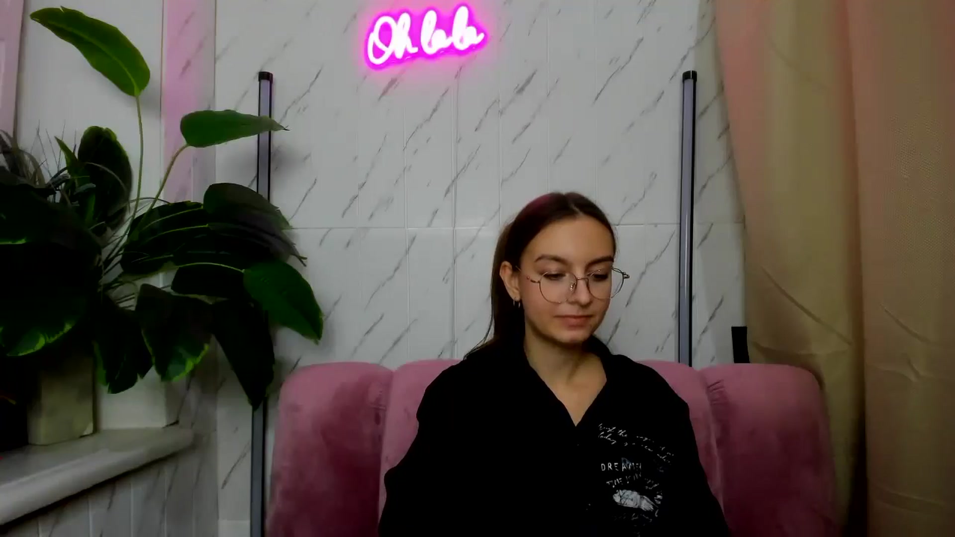 Gallery image thumbnail from SofiaLiub's myfreecams stream on, 11/28/2024, 17:07 image 5 of 20